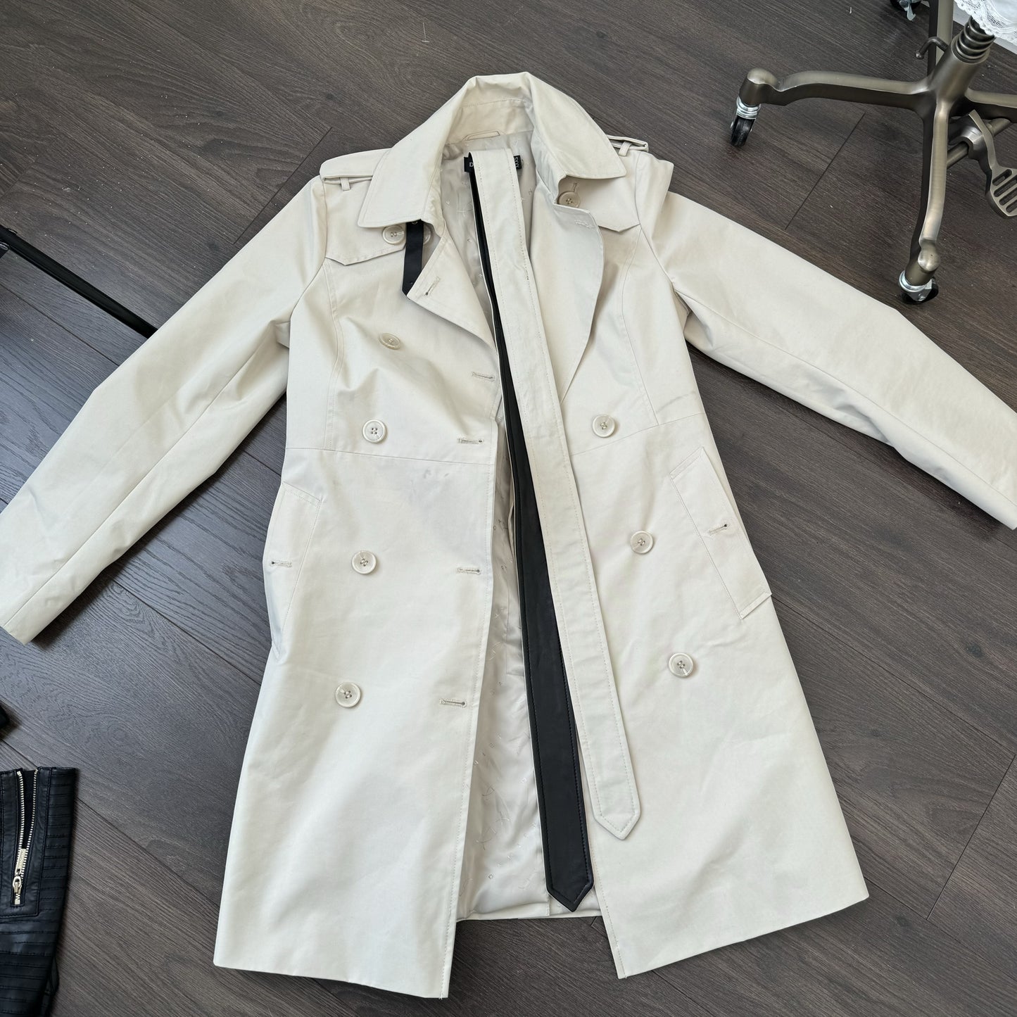 Danier Beige Leather Trim Trench Coat – view 12