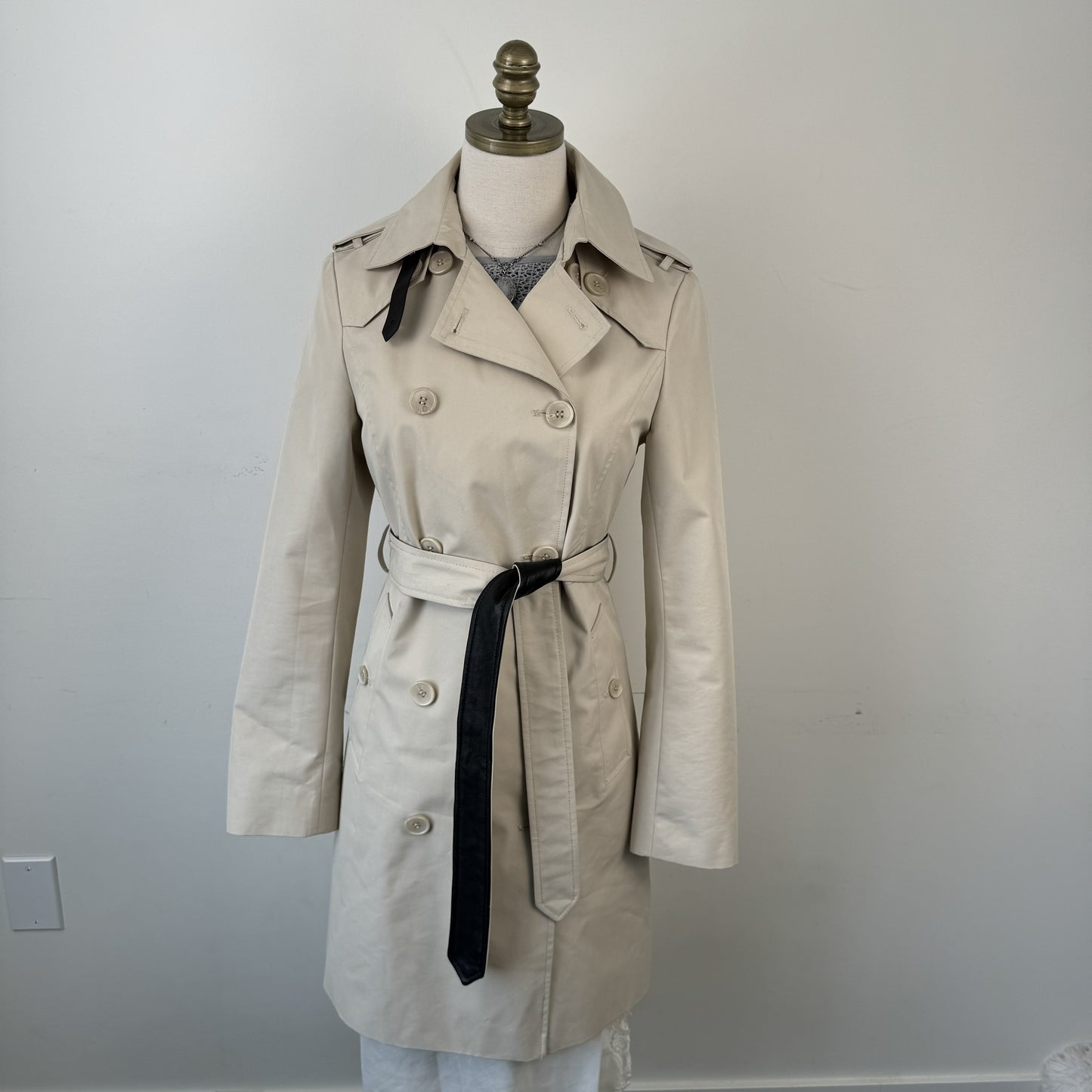 Danier Beige Leather Trim Trench Coat – view 6