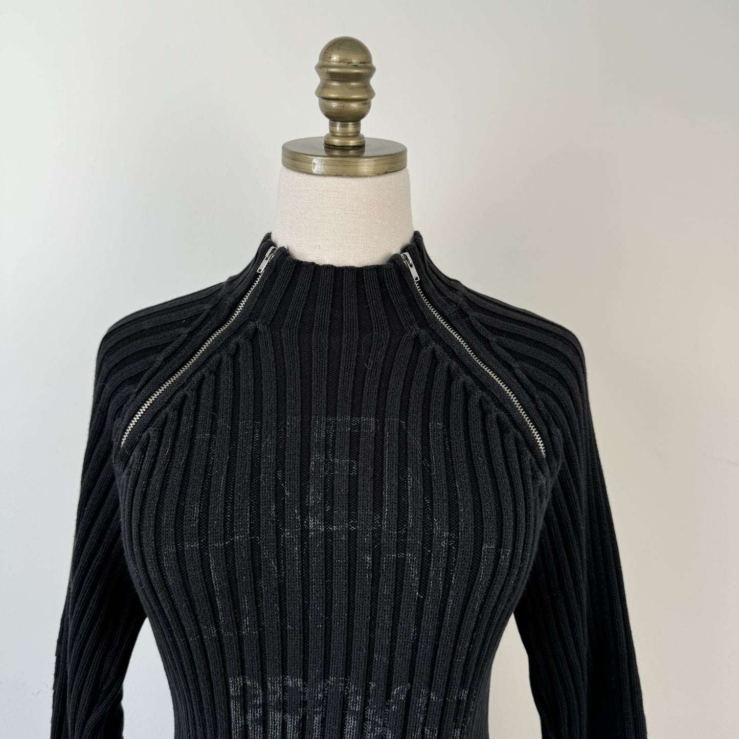 Y2K Black Grunge Turtleneck Sweater – view 5