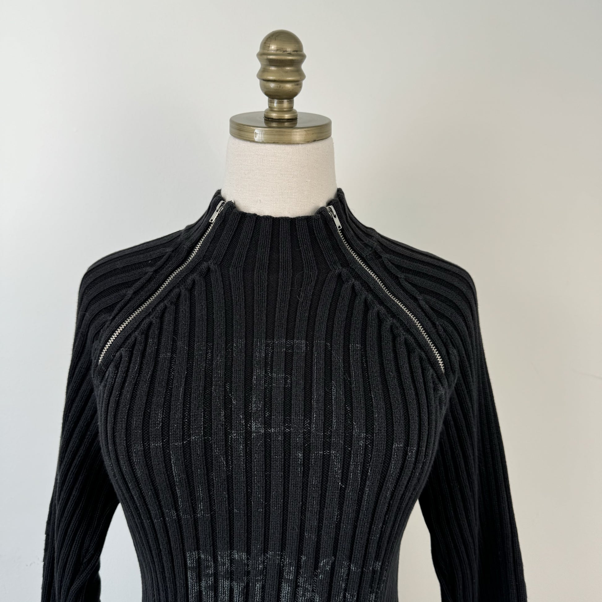Y2K Black Grunge Turtleneck Sweater – view 5