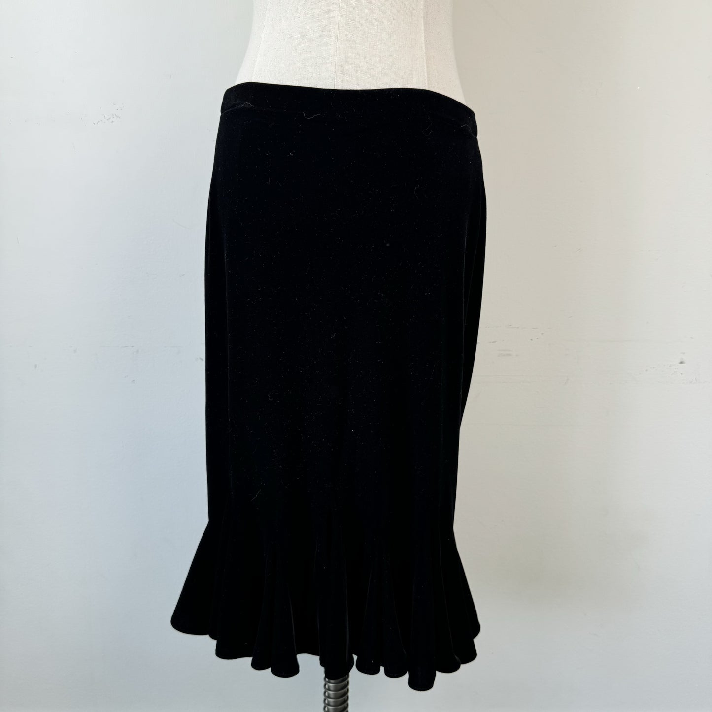 Black Velvet Ruffle Hem Midi Skirt – view 2
