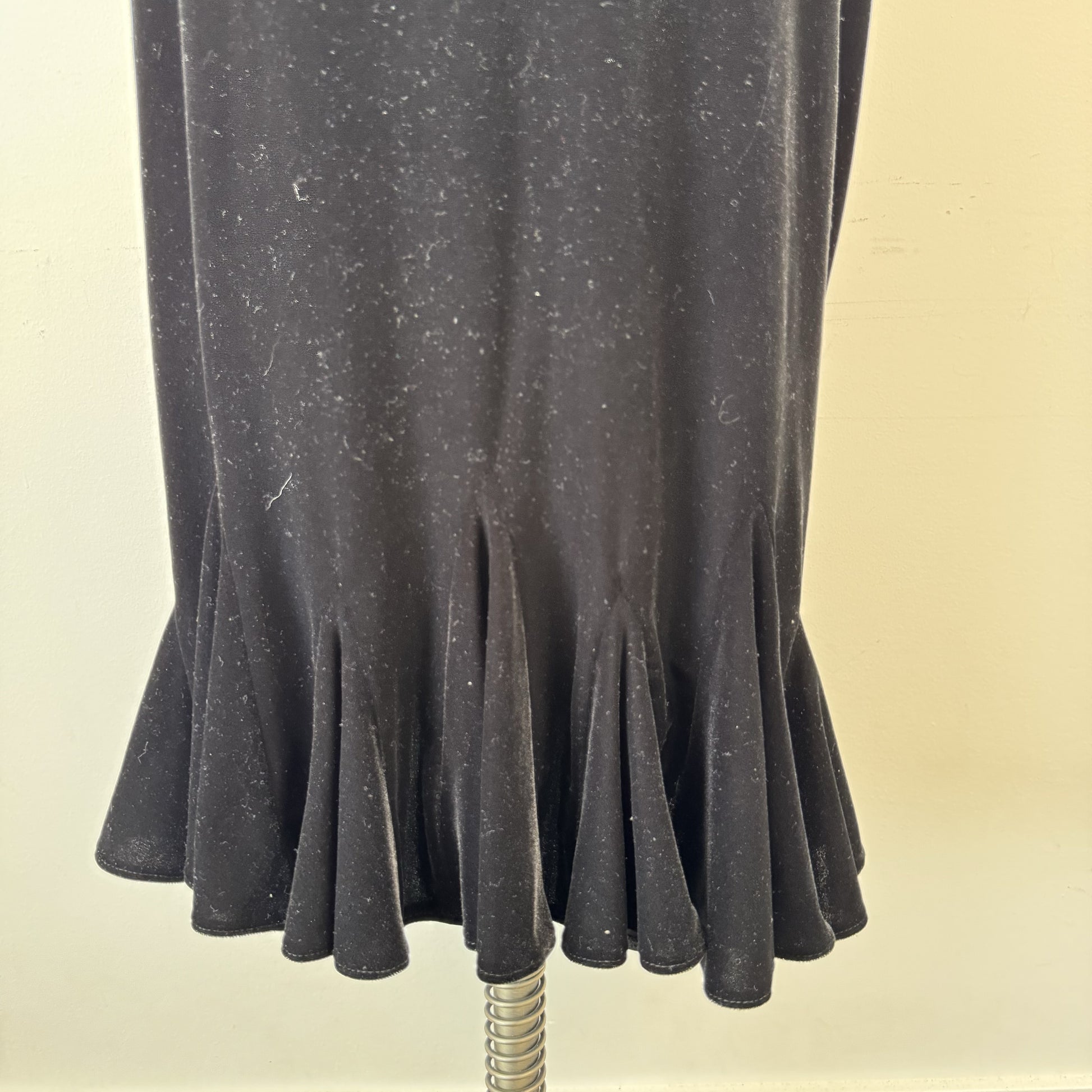 Black Velvet Ruffle Hem Midi Skirt – view 3