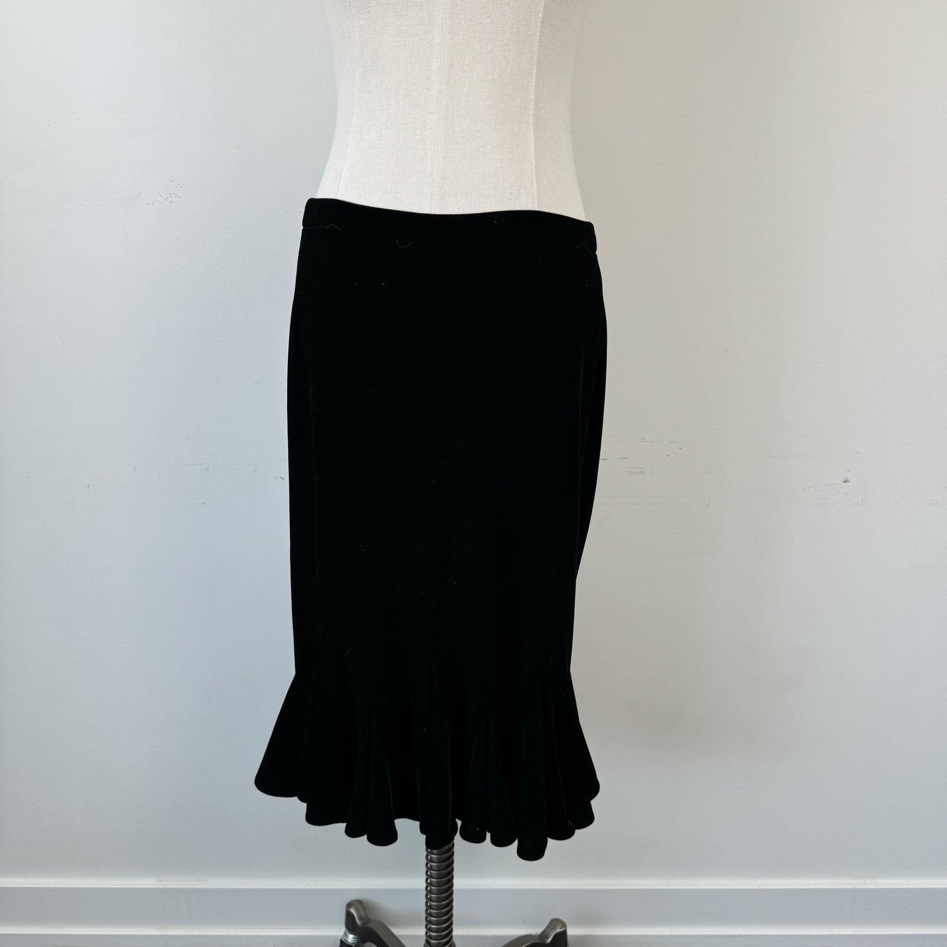Black Velvet Ruffle Hem Midi Skirt – view 1