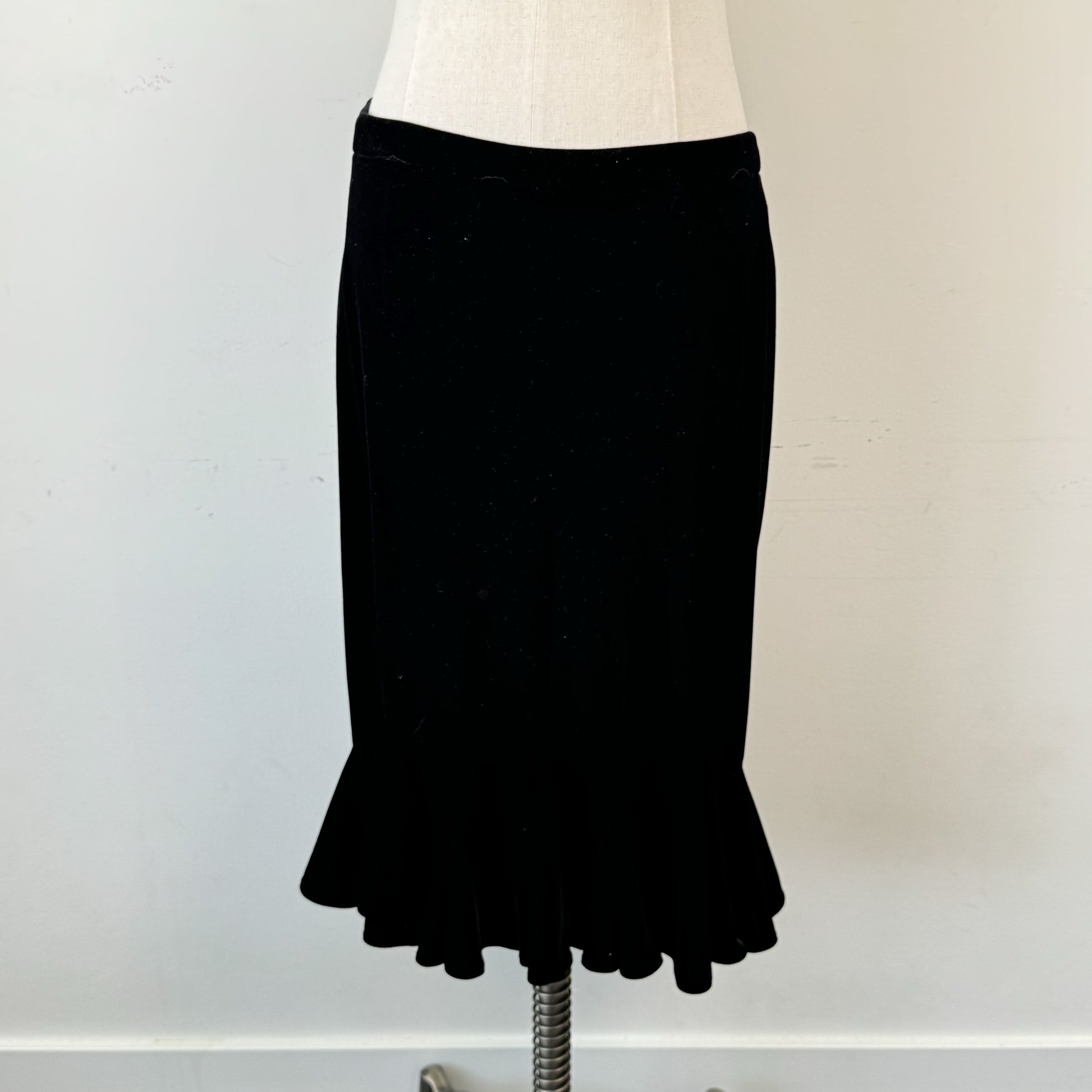 Black Velvet Ruffle Hem Midi Skirt – view 5