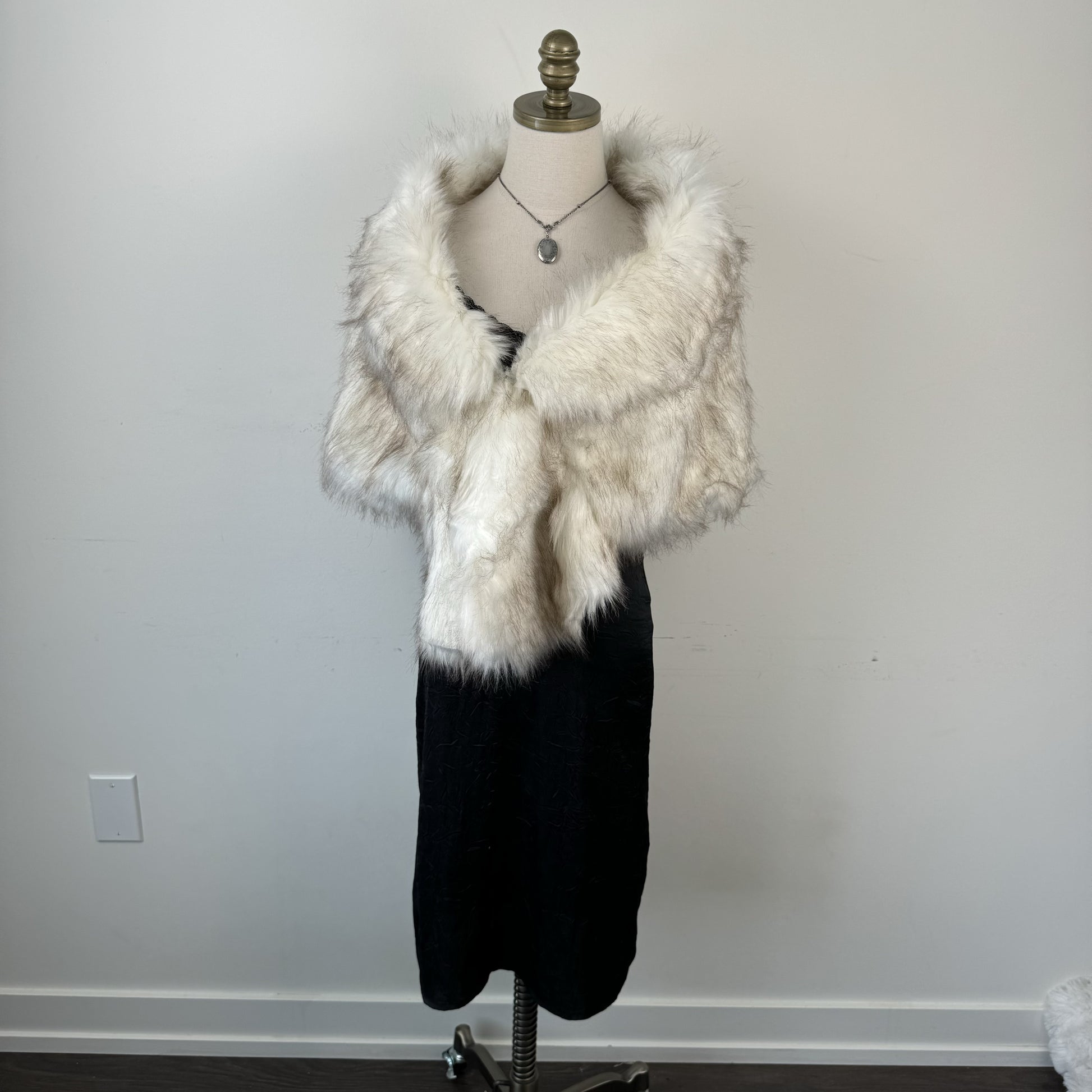 White Faux Fur Shawl with Clasp – view 4