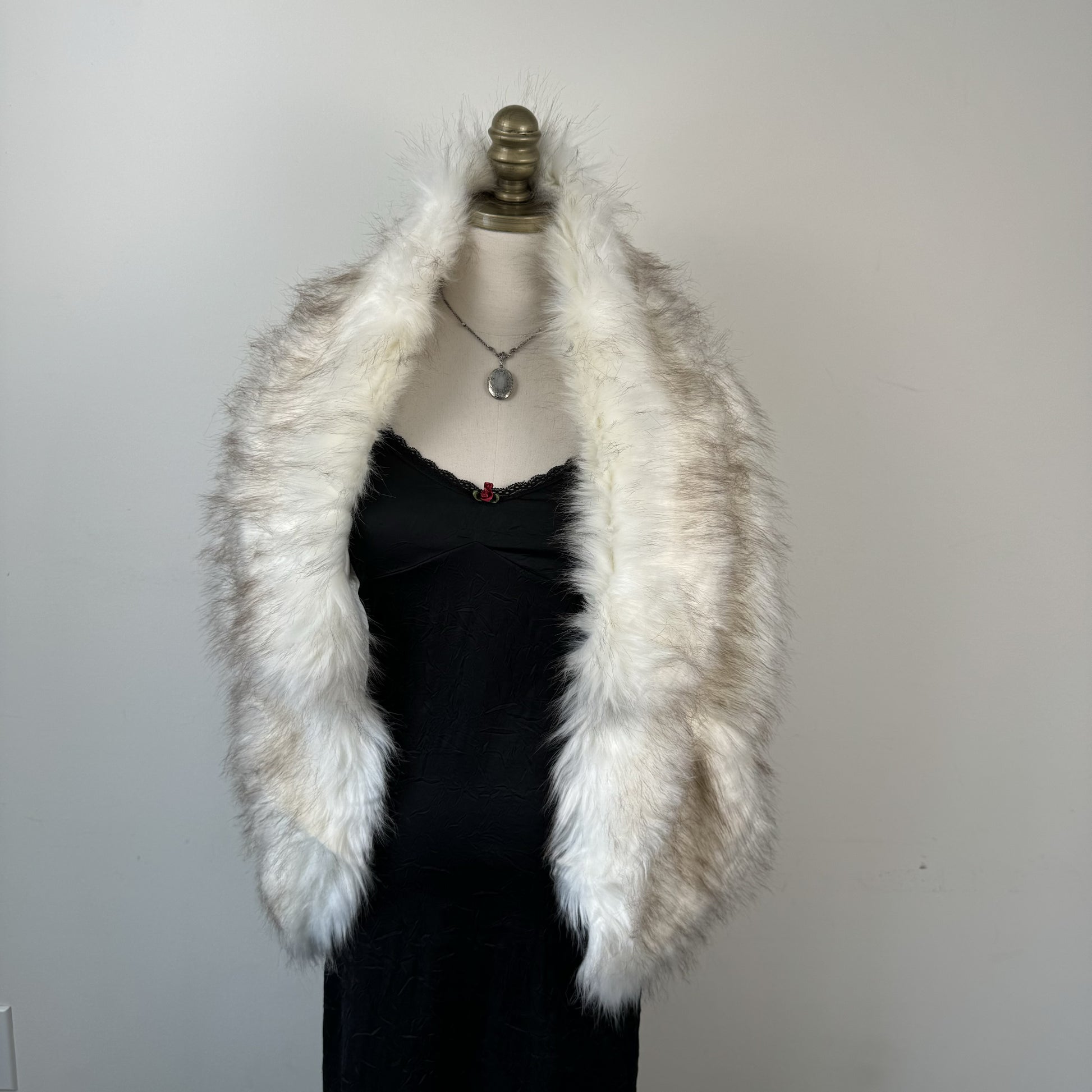 White Faux Fur Shawl with Clasp – view 9