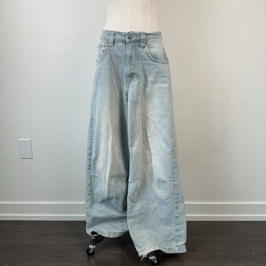 Faded Low Rise Baggy Jeans – view 1