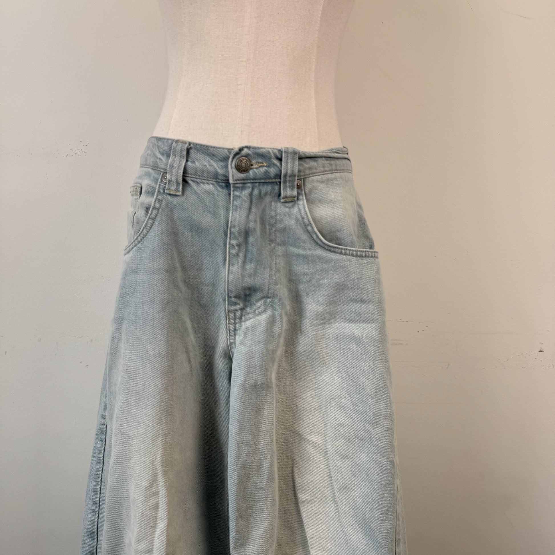 Faded Low Rise Baggy Jeans – view 3
