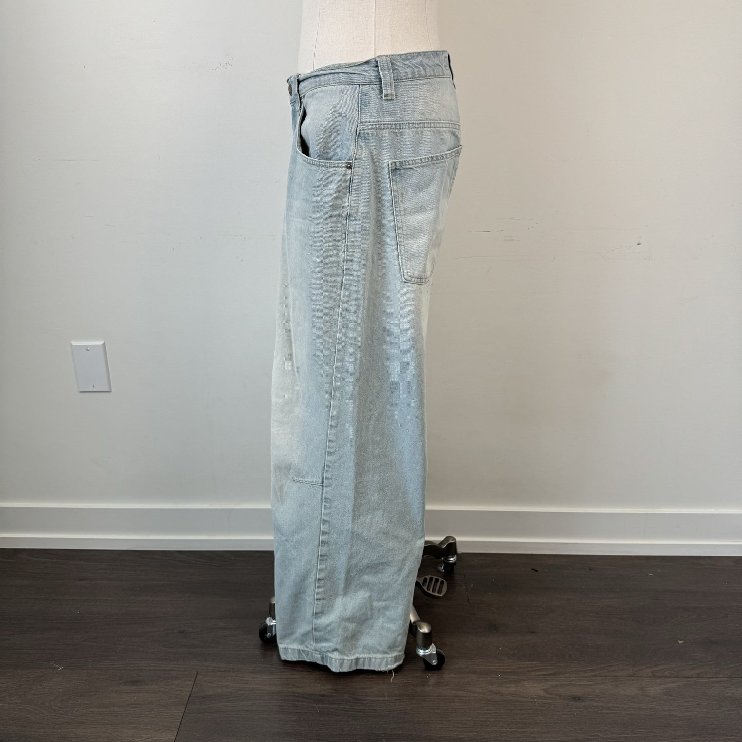 Faded Low Rise Baggy Jeans – view 5