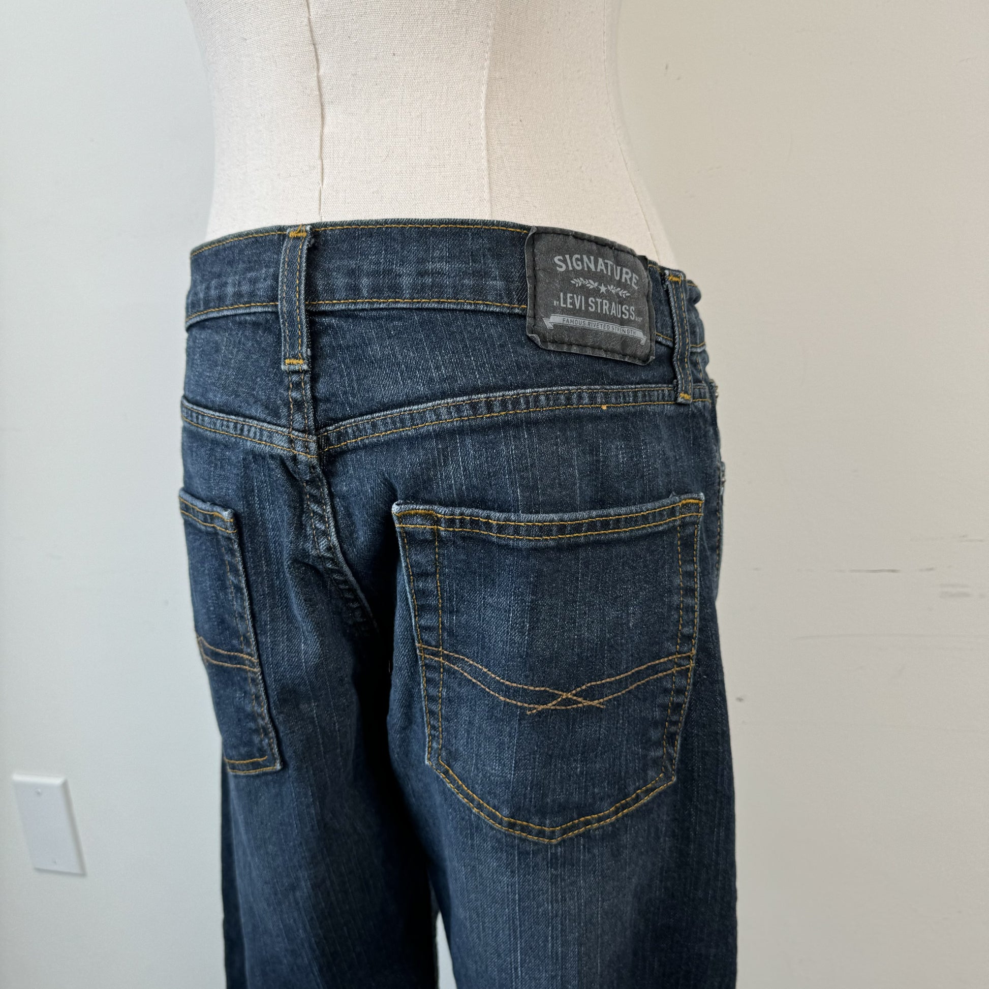 Levi's Faded Low Rise Straight Cut Jeans – view 4