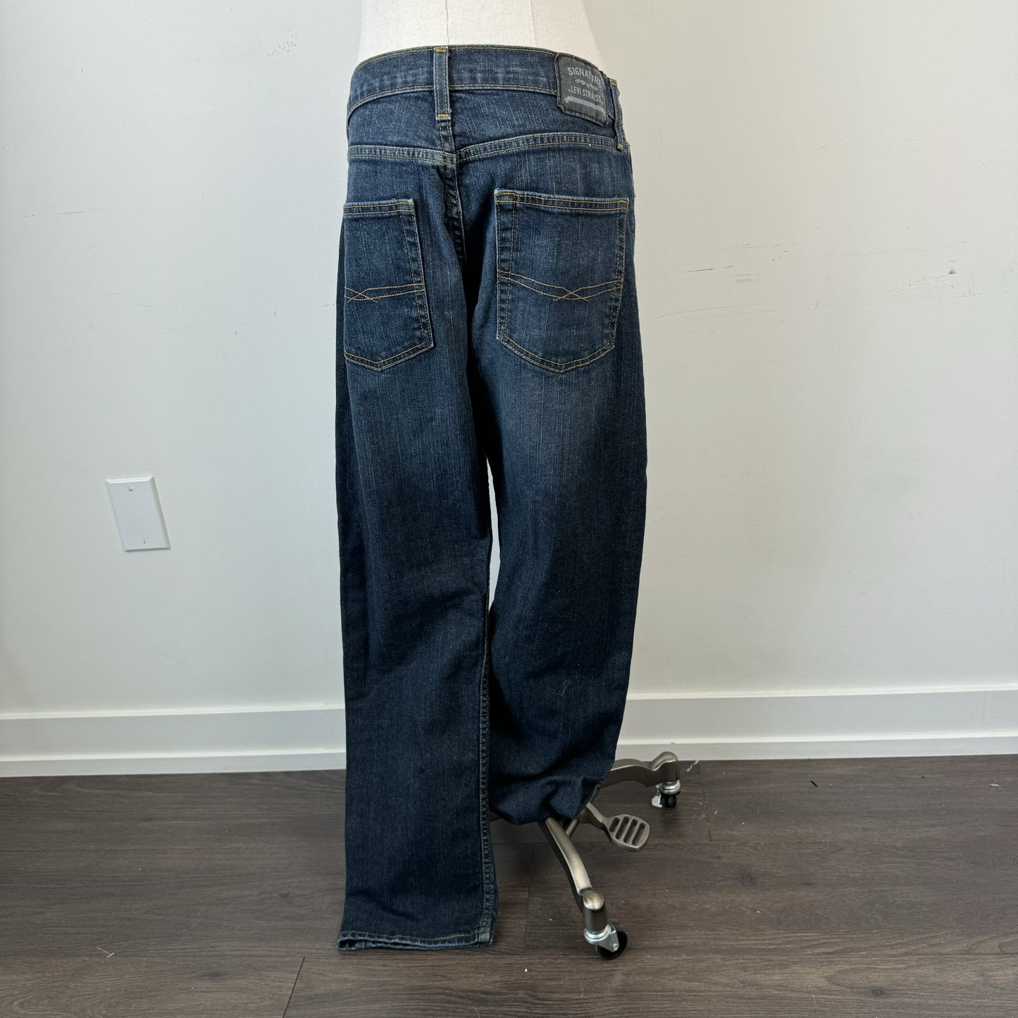Levi's Faded Low Rise Straight Cut Jeans – view 5