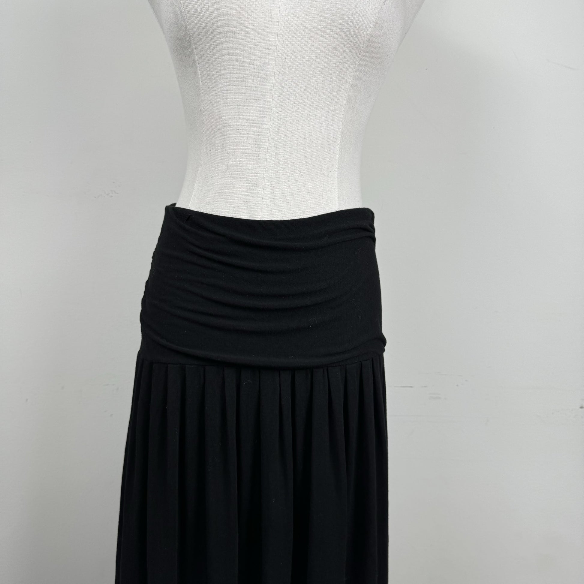 Black Drop Waist Pleated Midi Skirt – view 2