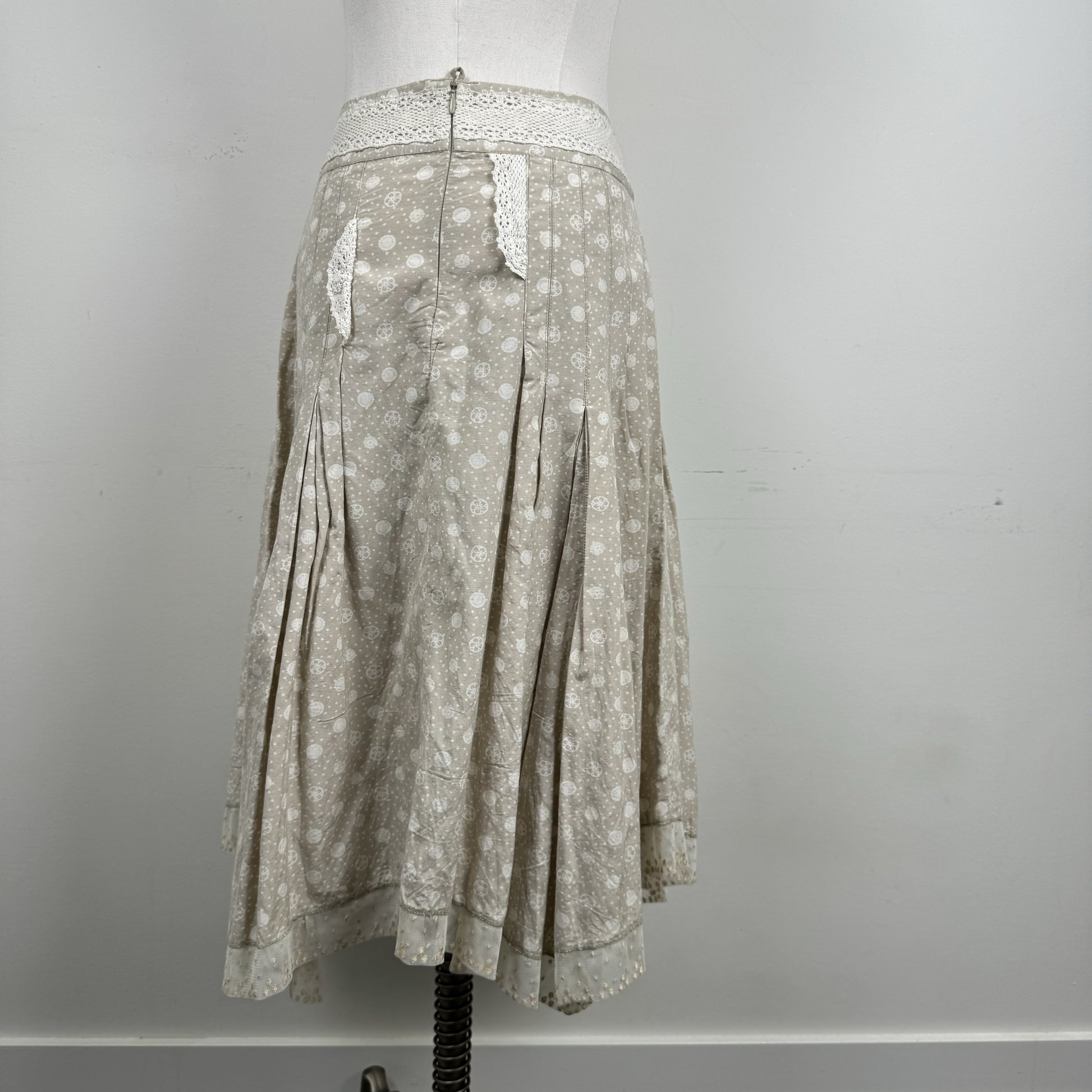 Vintage Beige Floral Mesh and Crochet Pleated Midi Skirt – view 6