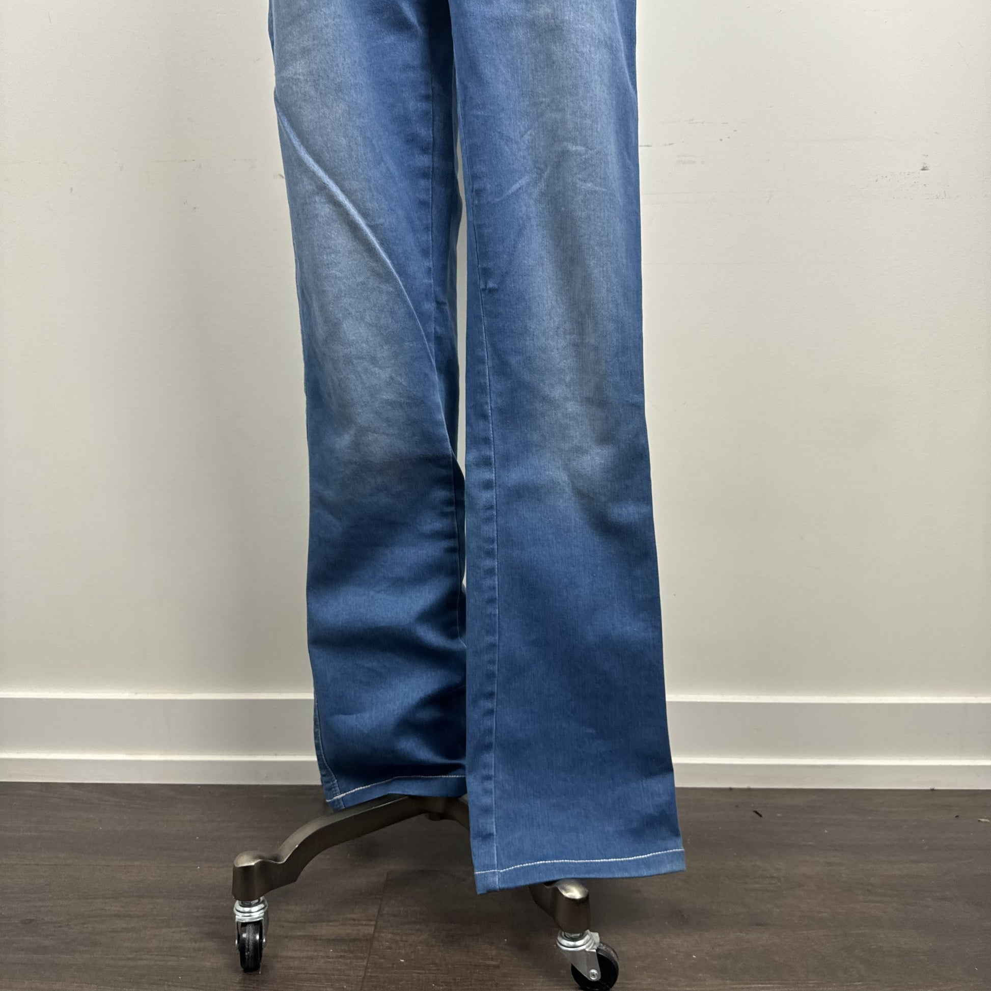 Guess Light Wash Slim Bootcut Jeans – view 4