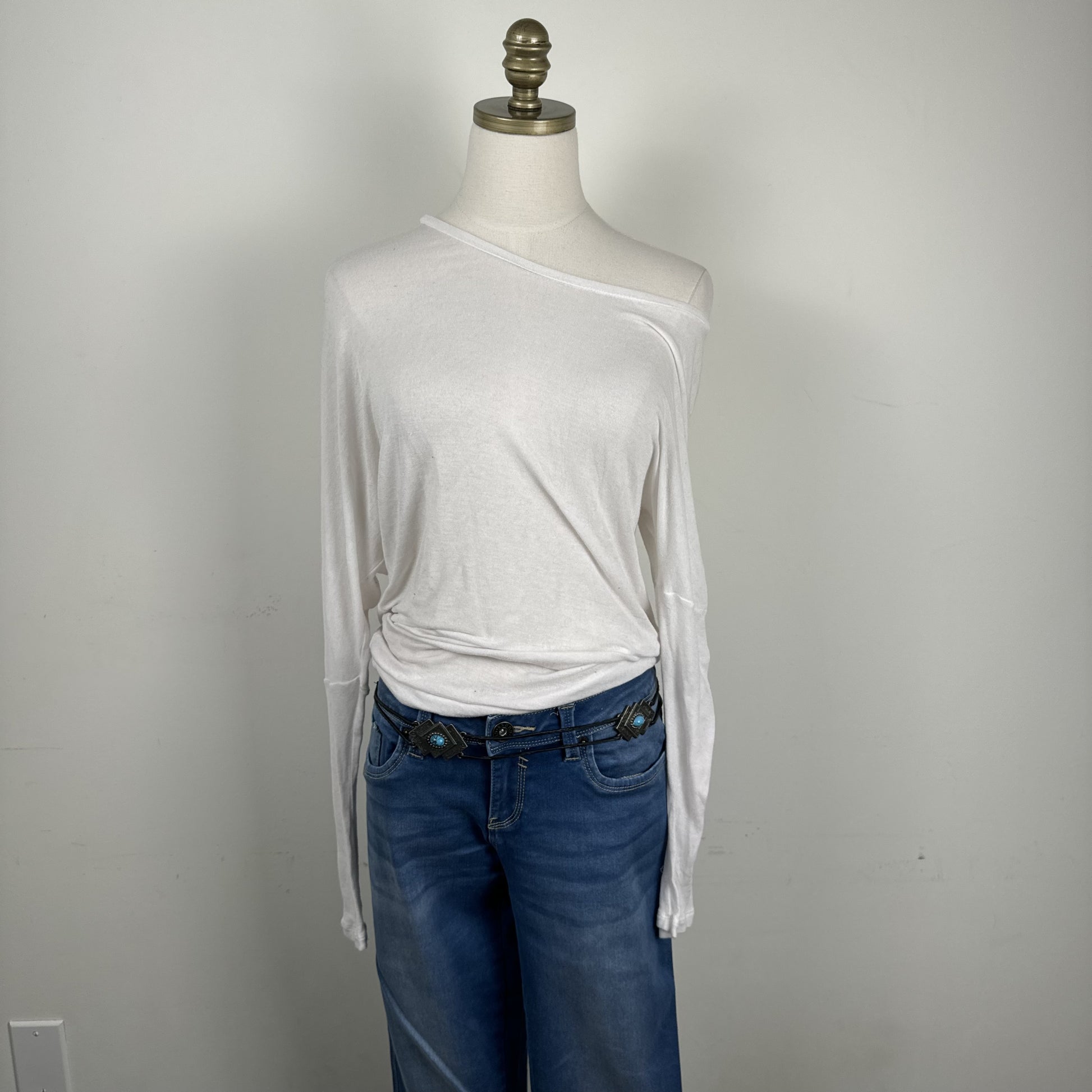 Guess Cream Off Shoulder Soft Knit Top – view 2