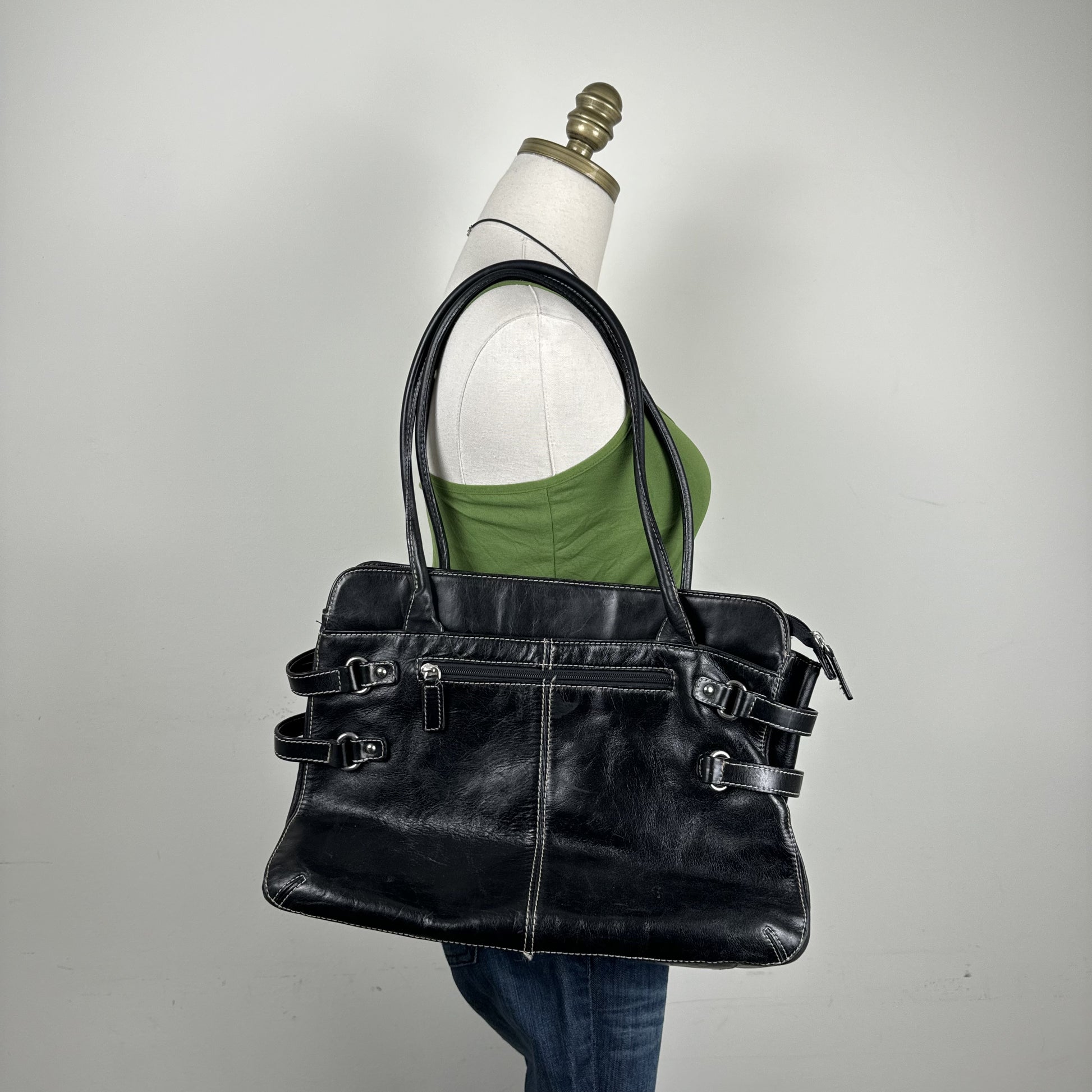 Danier Black Genuine Leather Shoulder Bag – view 2