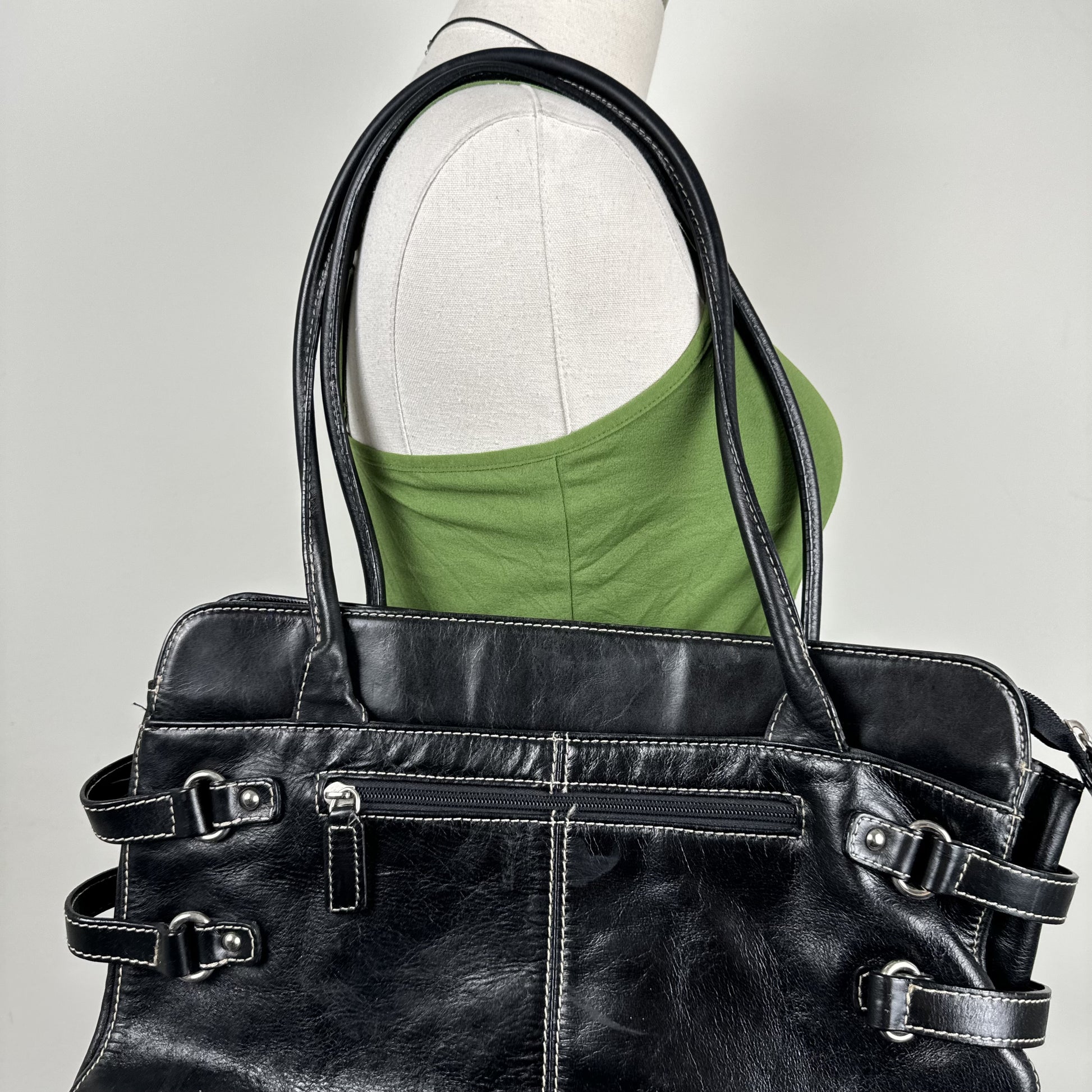 Danier Black Genuine Leather Shoulder Bag – view 3