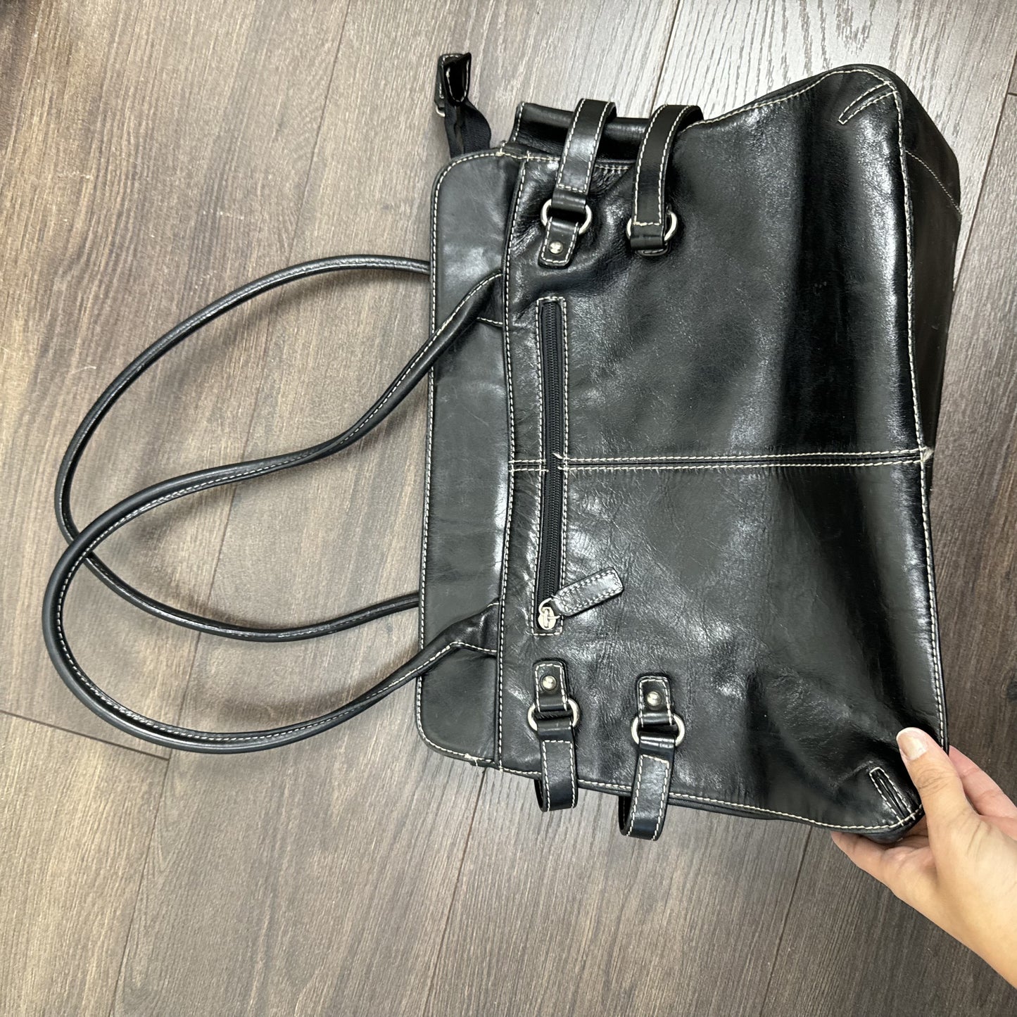 Danier Black Genuine Leather Shoulder Bag – view 9