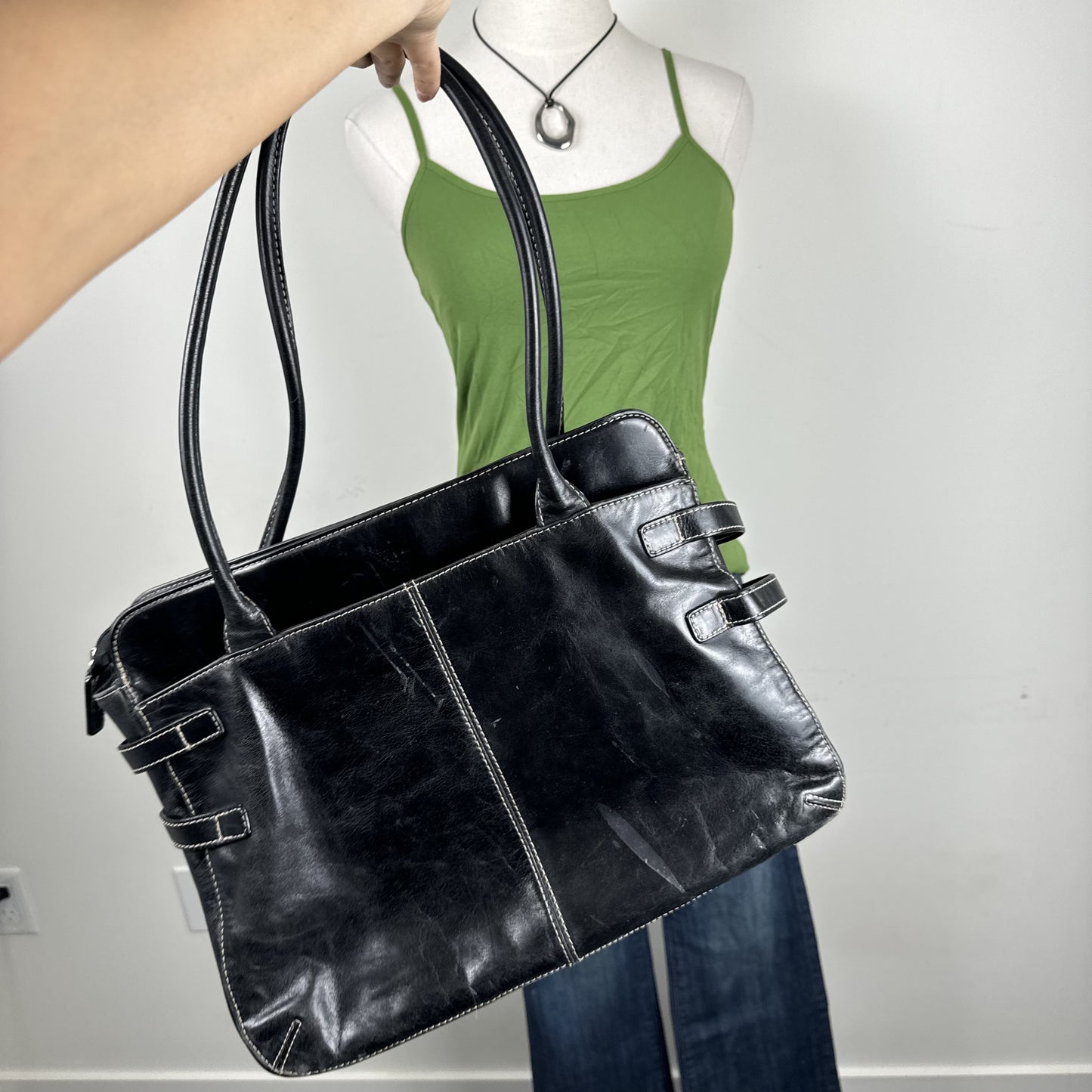 Danier Black Genuine Leather Shoulder Bag – view 8