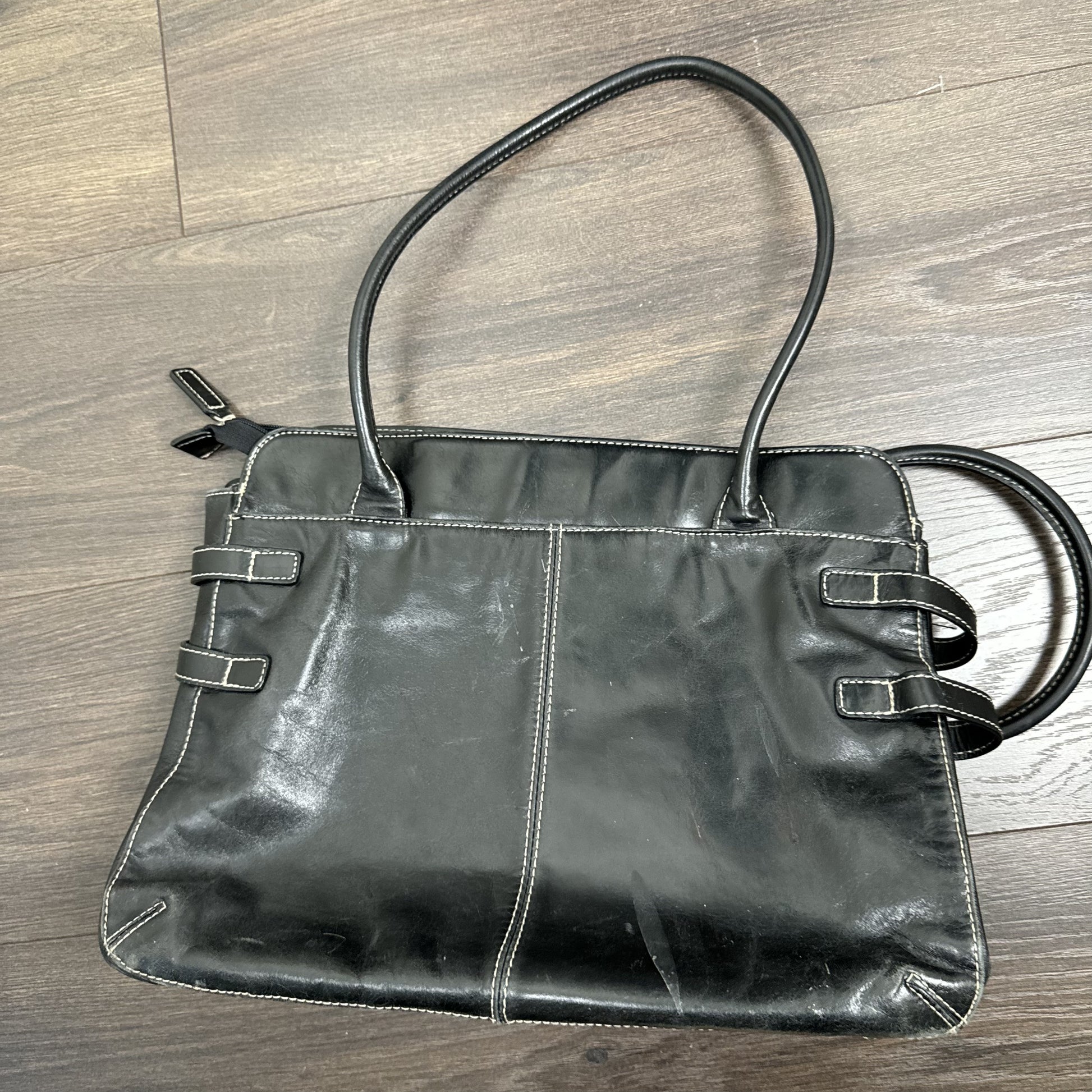 Danier Black Genuine Leather Shoulder Bag – view 13