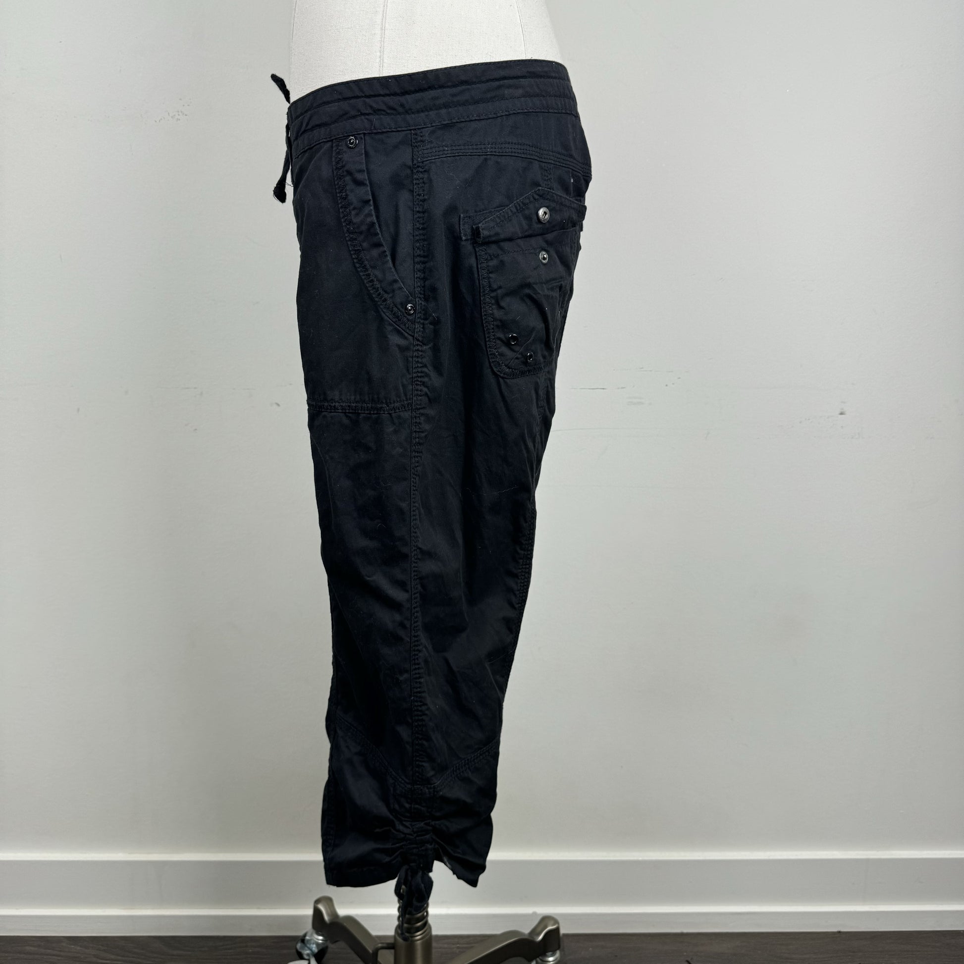 Black Cargo Eyelet Capris – view 3