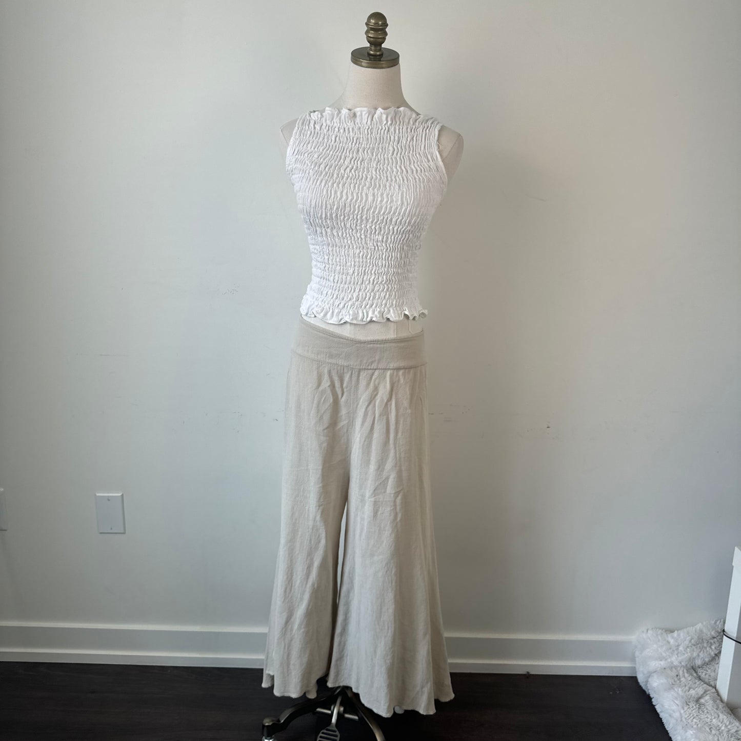 White Ruched High Neck Sleeveless Linen Top