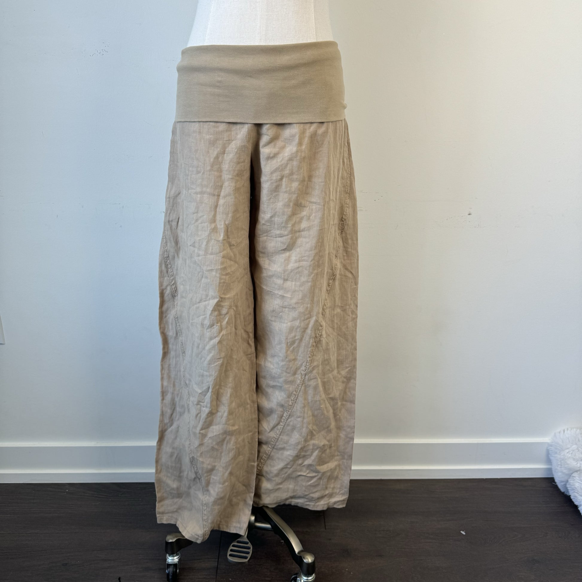 Vintage Yogi Natural Linen Low Rise Flared Trousers – view 4