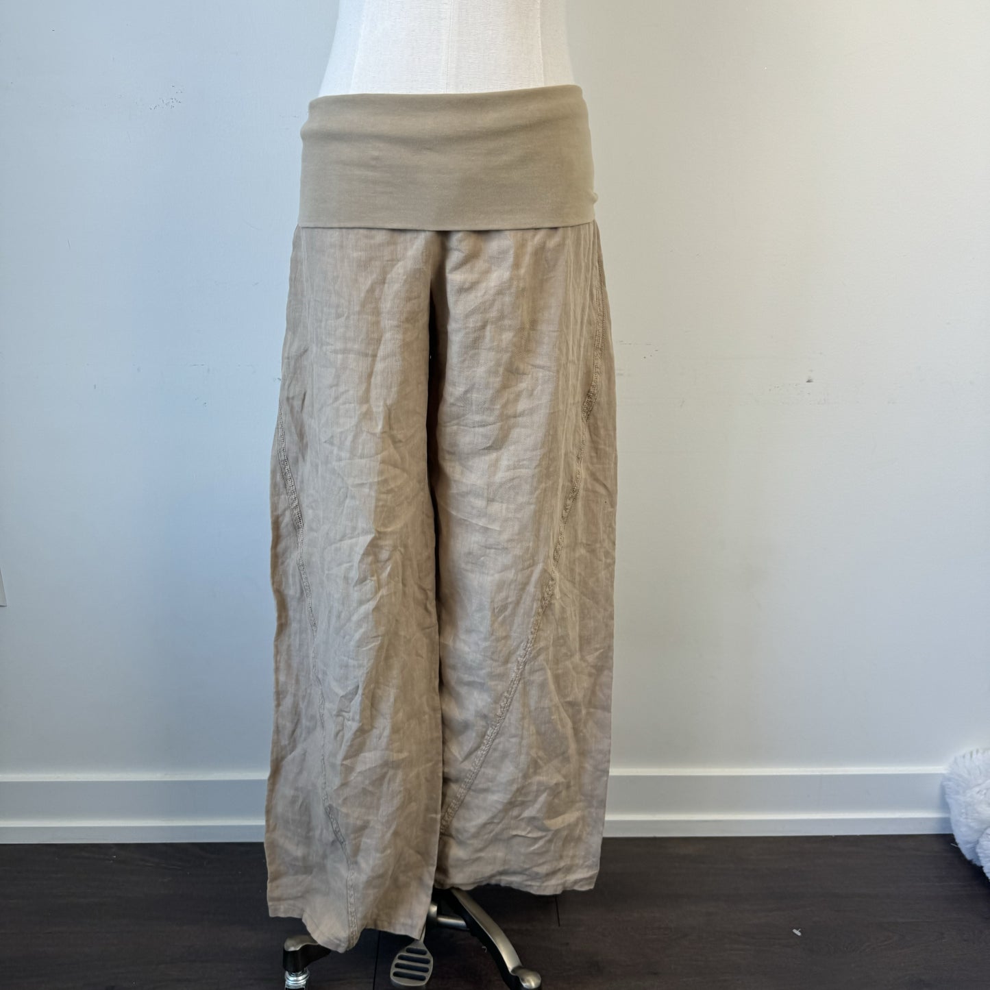 Vintage Yogi Natural Linen Low Rise Flared Trousers – view 5