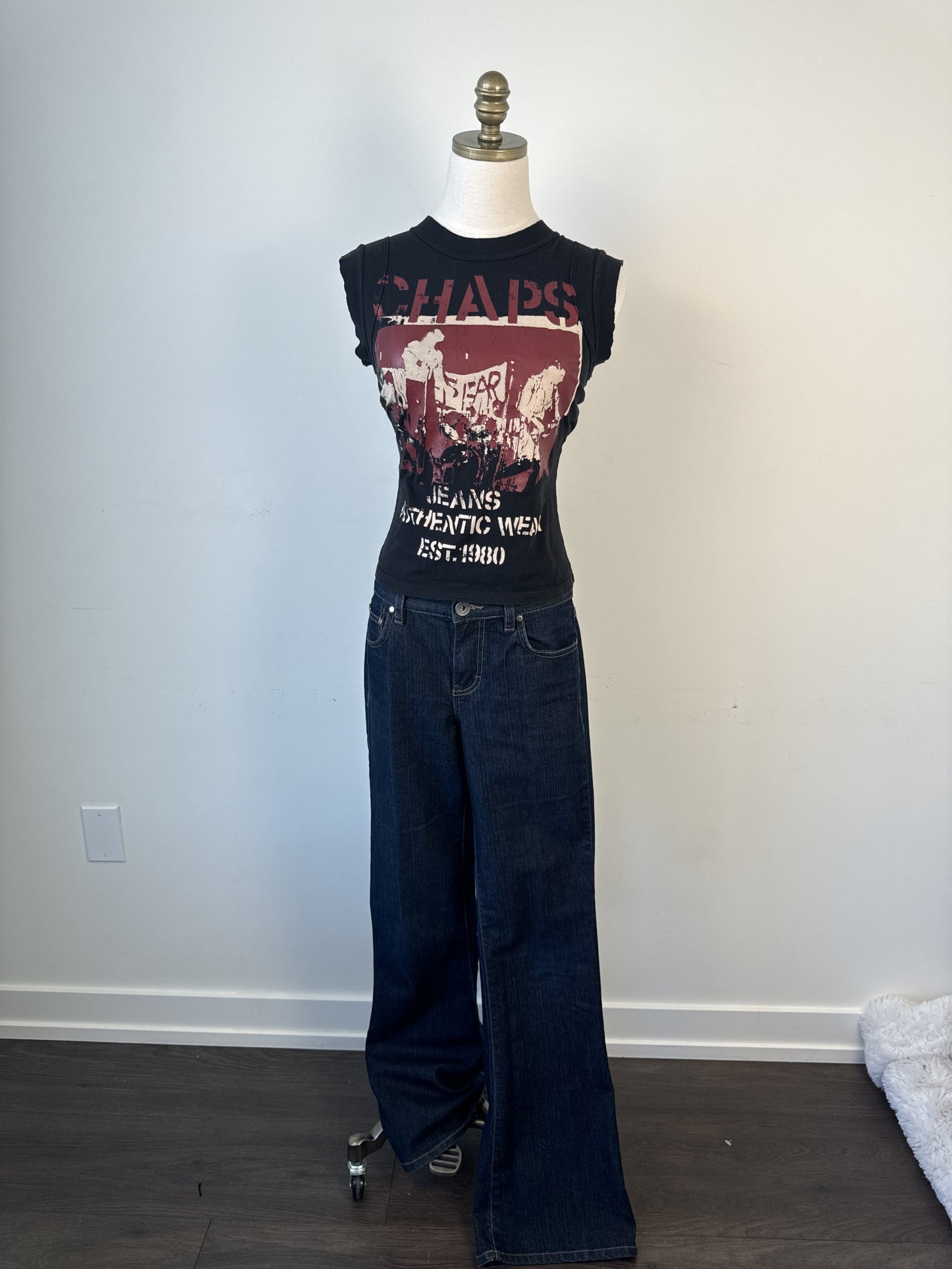 Vintage Chaps Jeans Sleeveless High Neck Graphic Tee – view 7