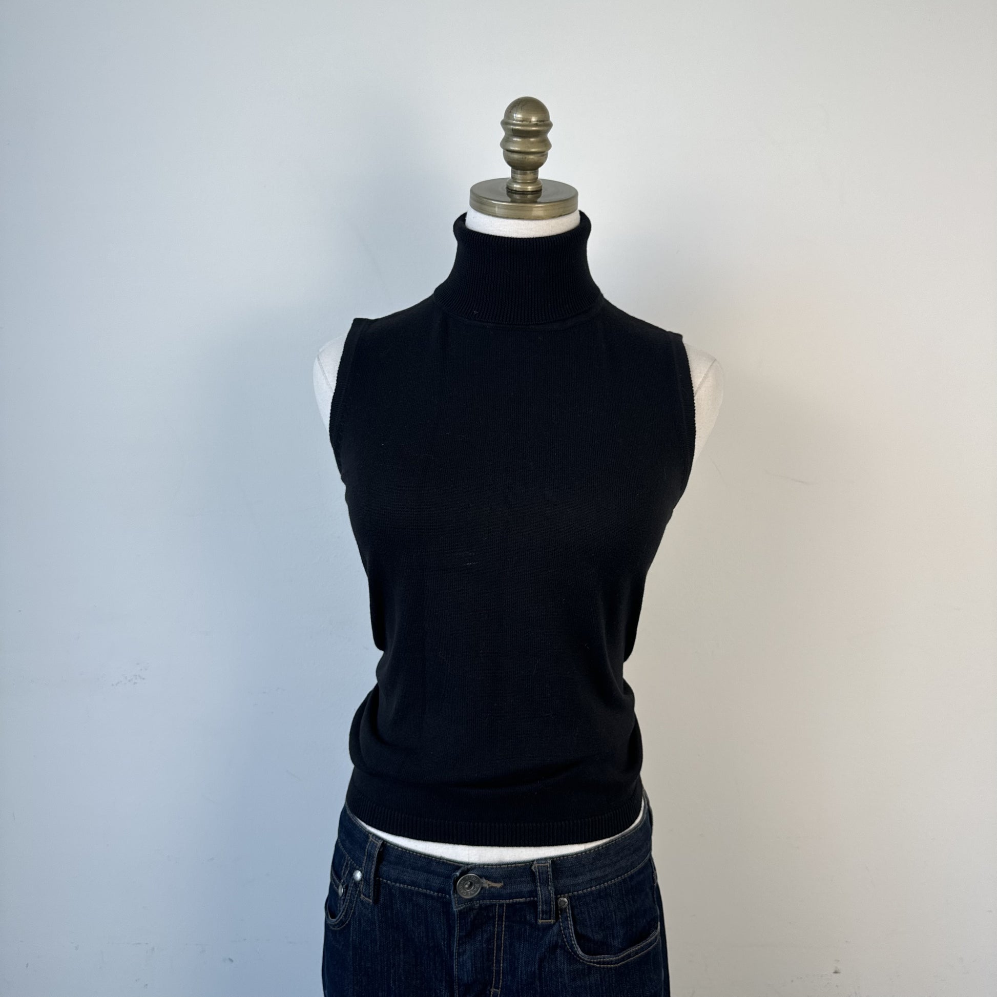 Black Sleeveless Knit Turtleneck Top – view 3