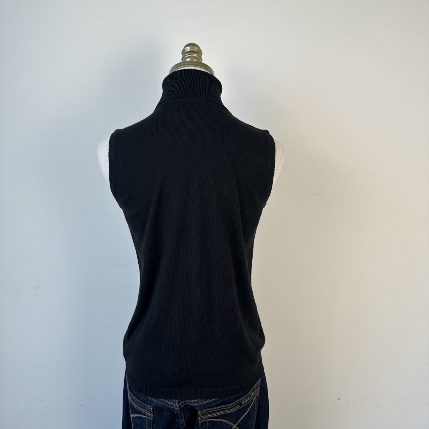 Black Sleeveless Knit Turtleneck Top – view 8
