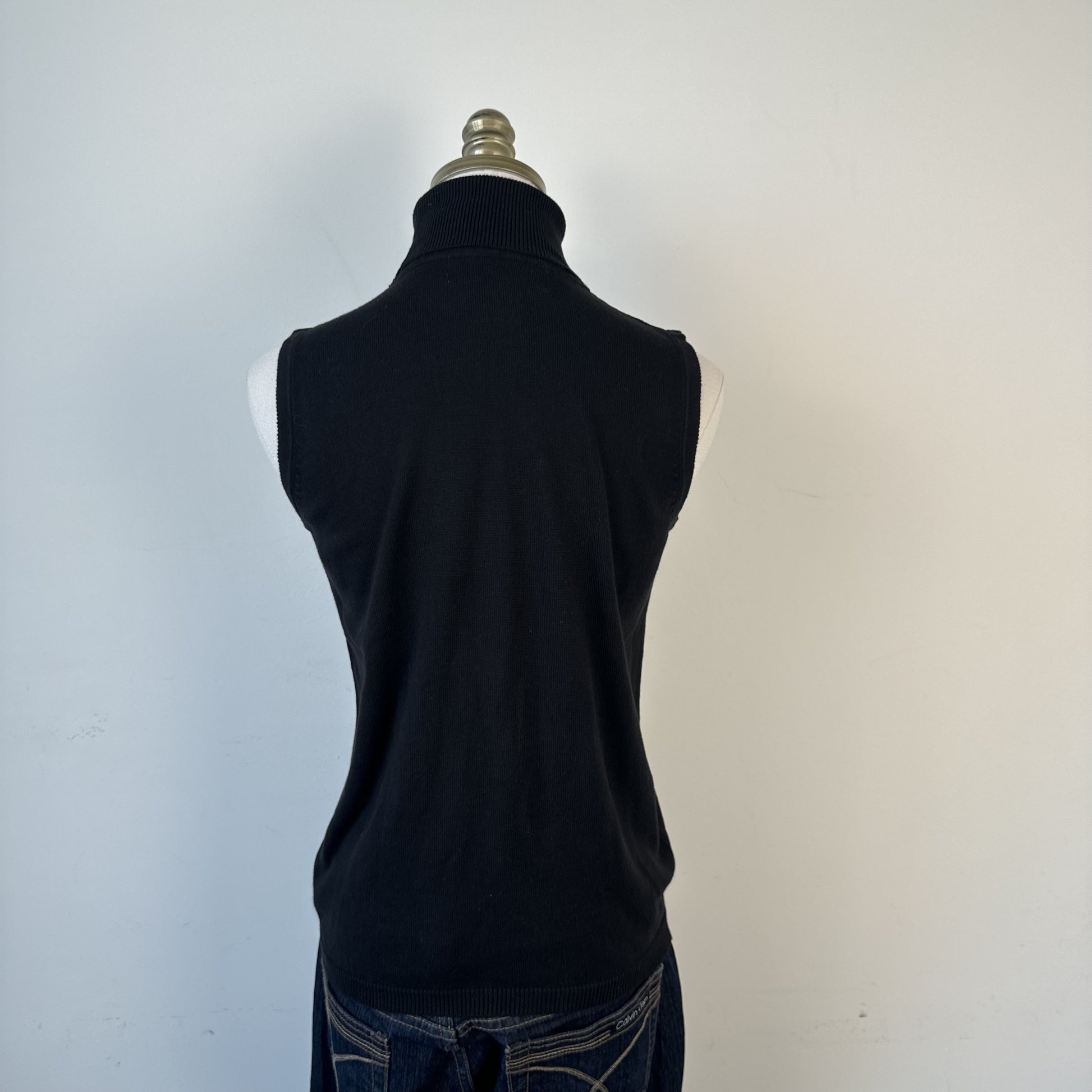 Black Sleeveless Knit Turtleneck Top – view 8