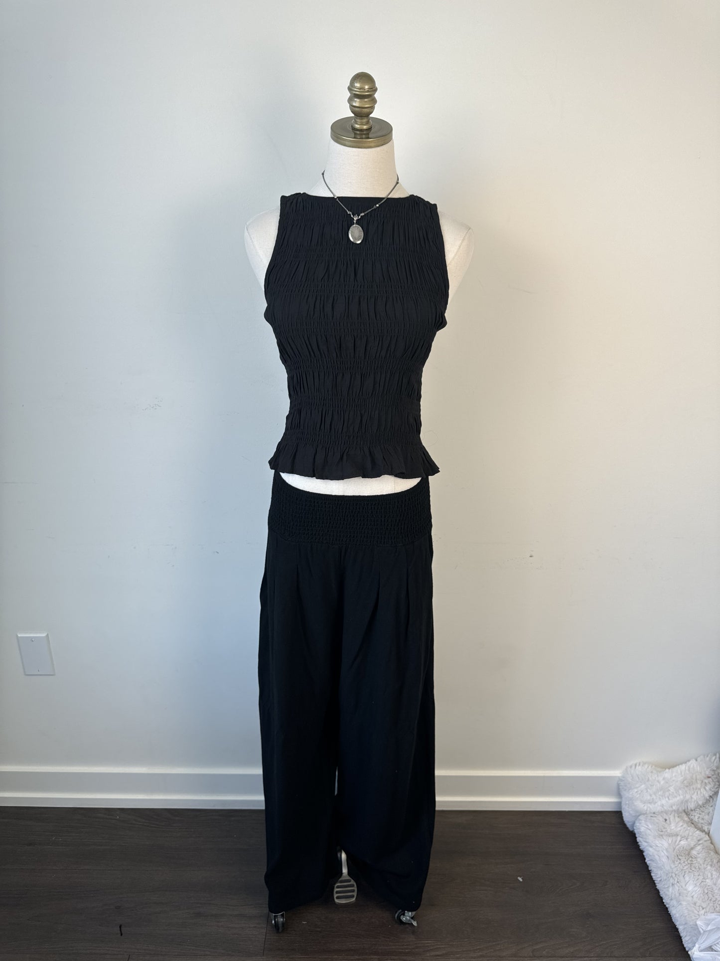 Black Ruched Fitted Boat Neck Sleeveless Top – view 4