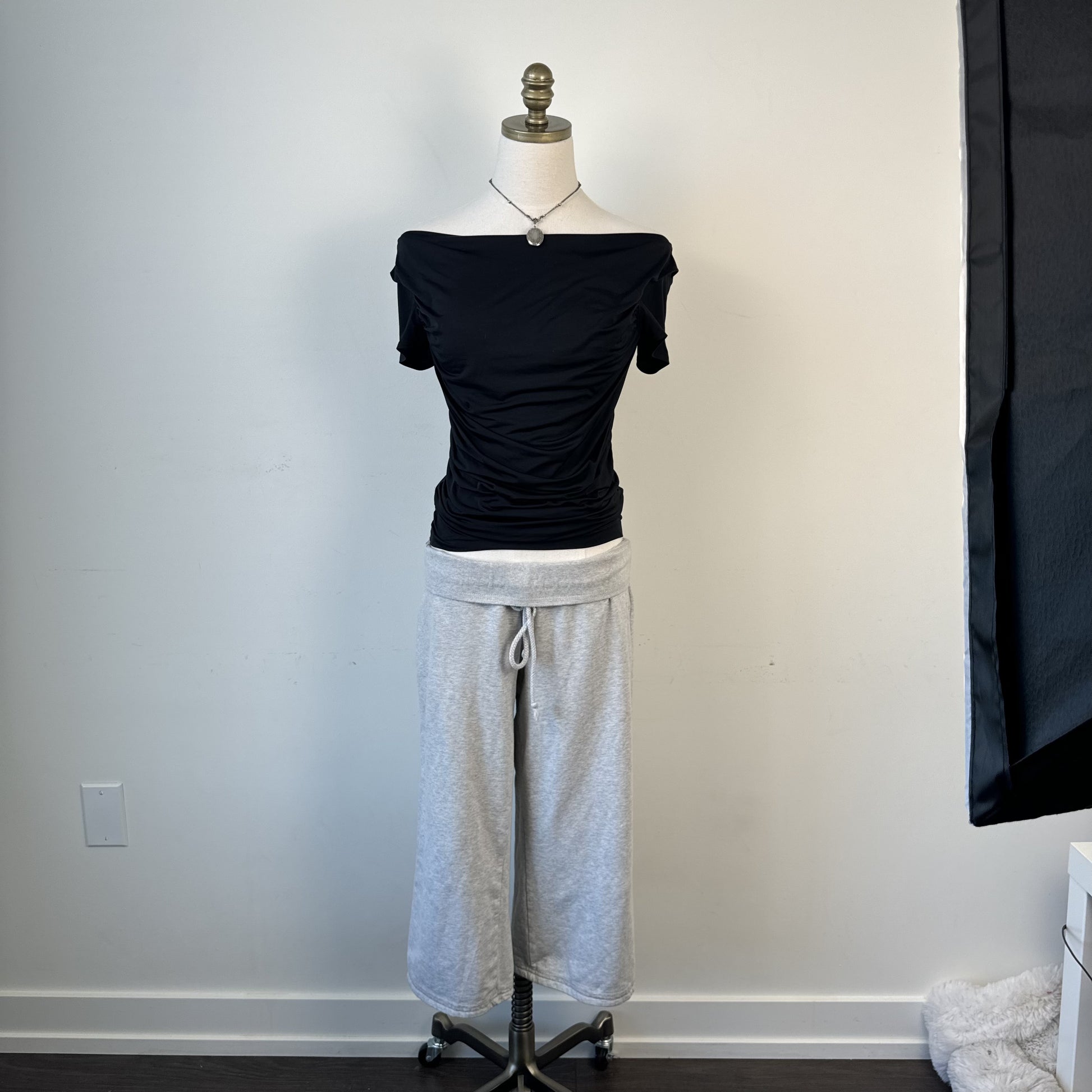 90s Black Ruched Off Shoulder Fitted Top – view 10