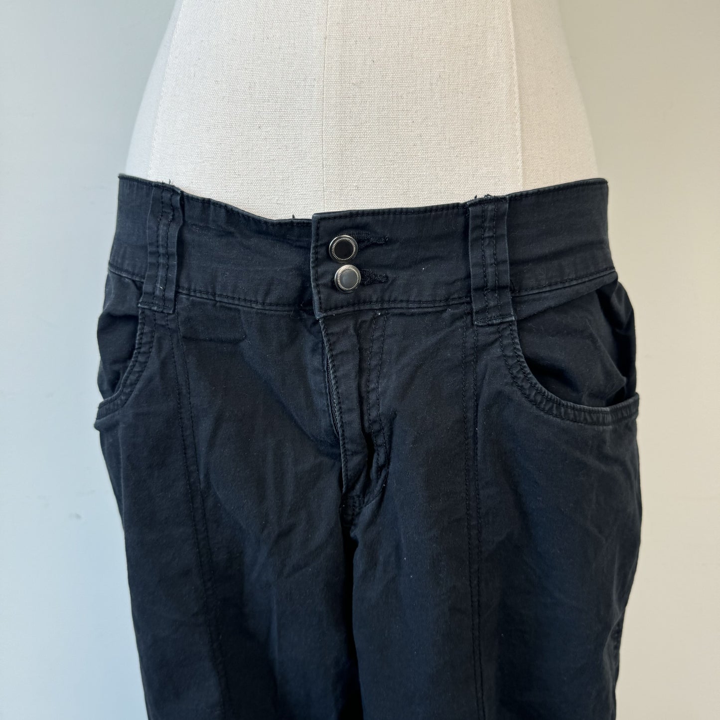 Y2K Cleo Black Low Rise Cargo Capris – view 8