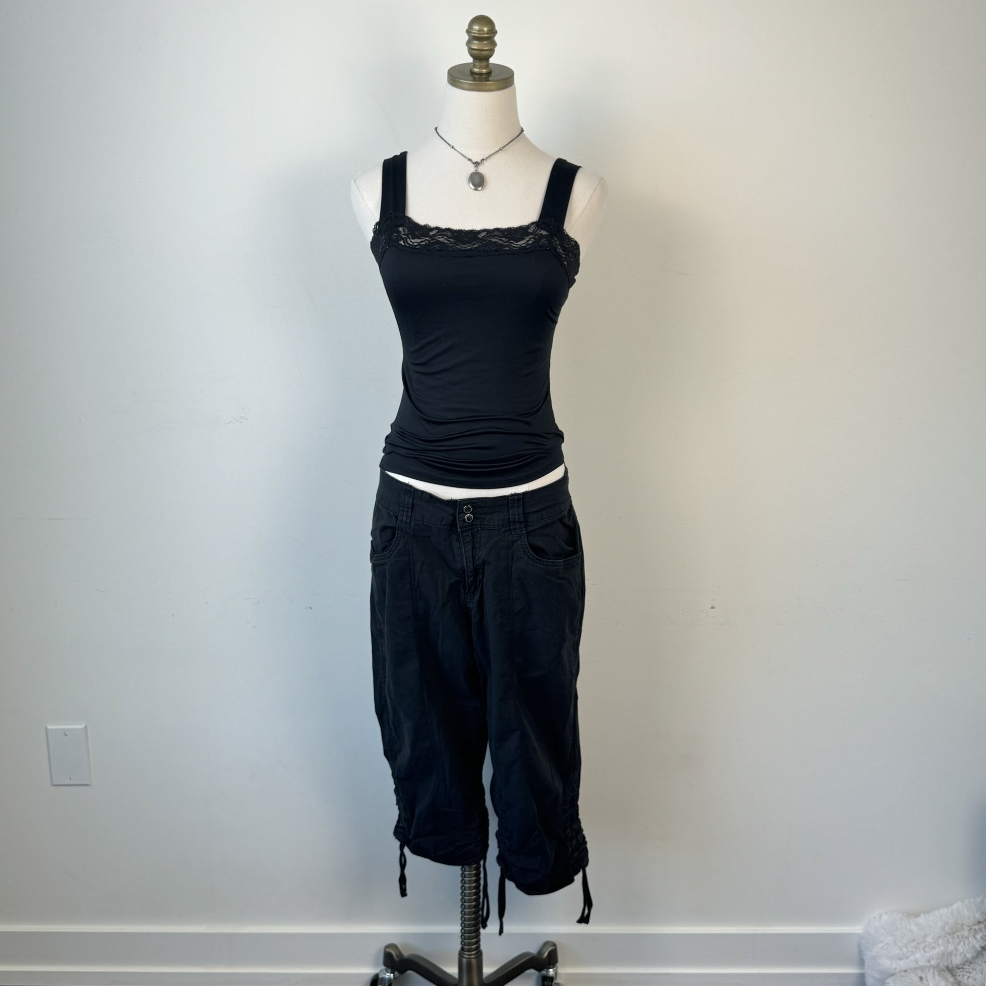 Jones New York Black Lace Trim Fitted Tank Top
