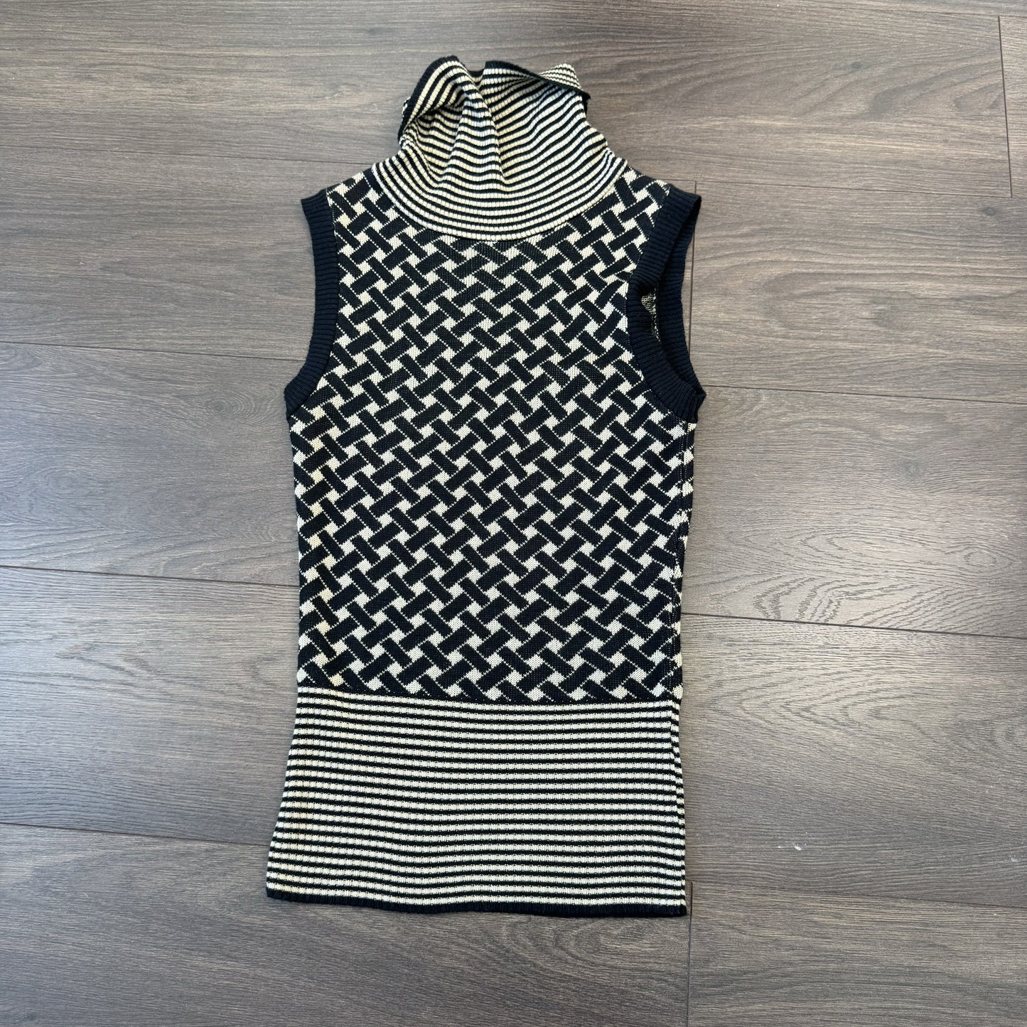 Le Chateau Vintage Patterned Striped Sleeveless Turtleneck Sweater – view 8