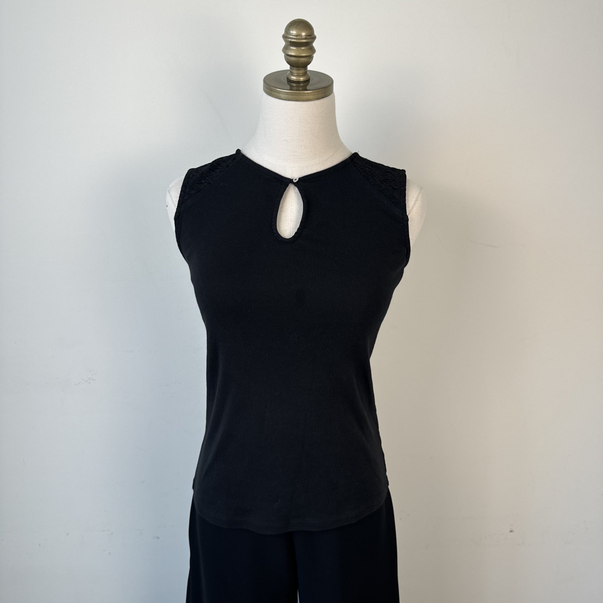 RW&Co Black Boat Neck Fitted Top with Keyhole Detail – view 3