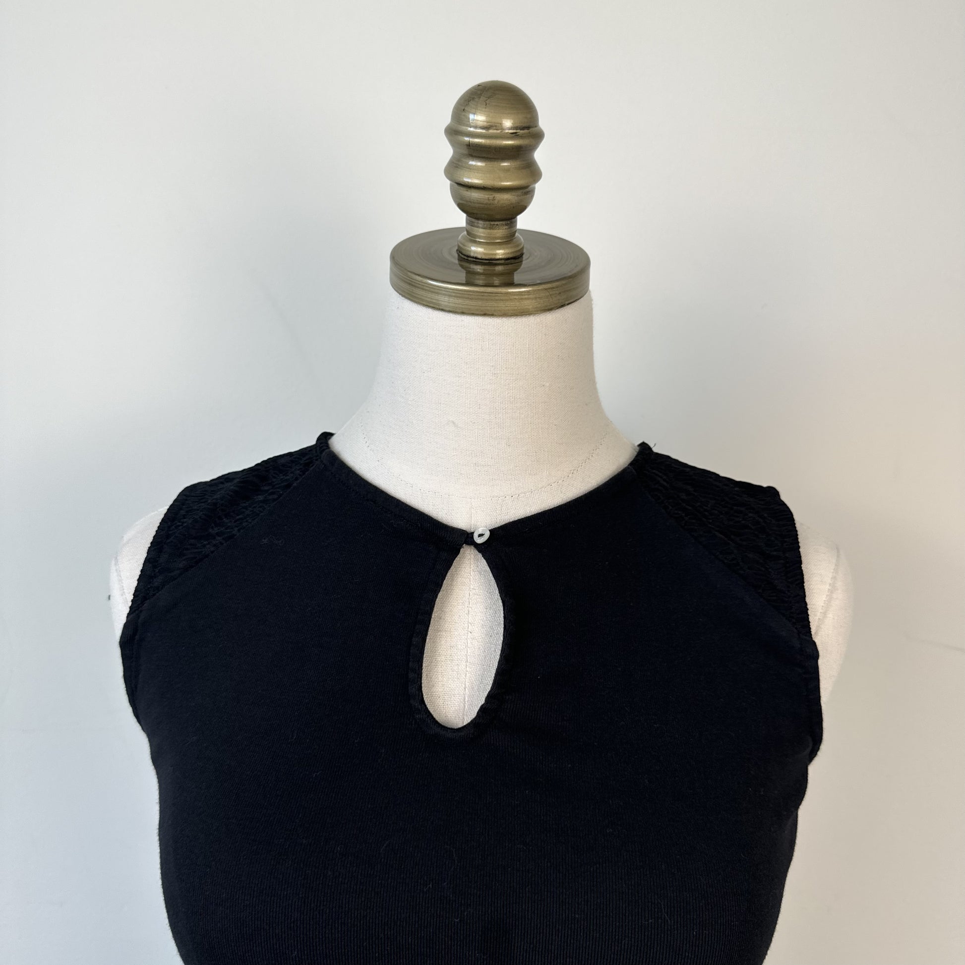 RW&Co Black Boat Neck Fitted Top with Keyhole Detail – view 8