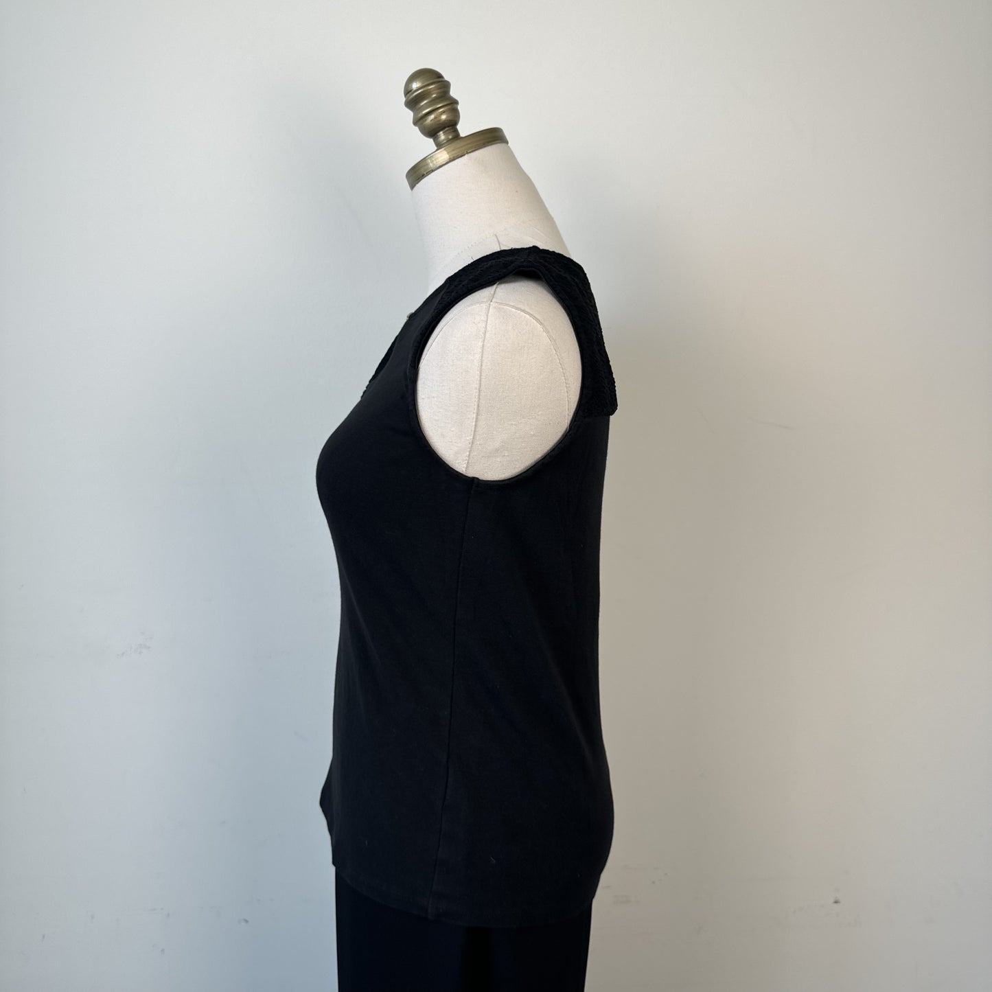 RW&Co Black Boat Neck Fitted Top with Keyhole Detail – view 5