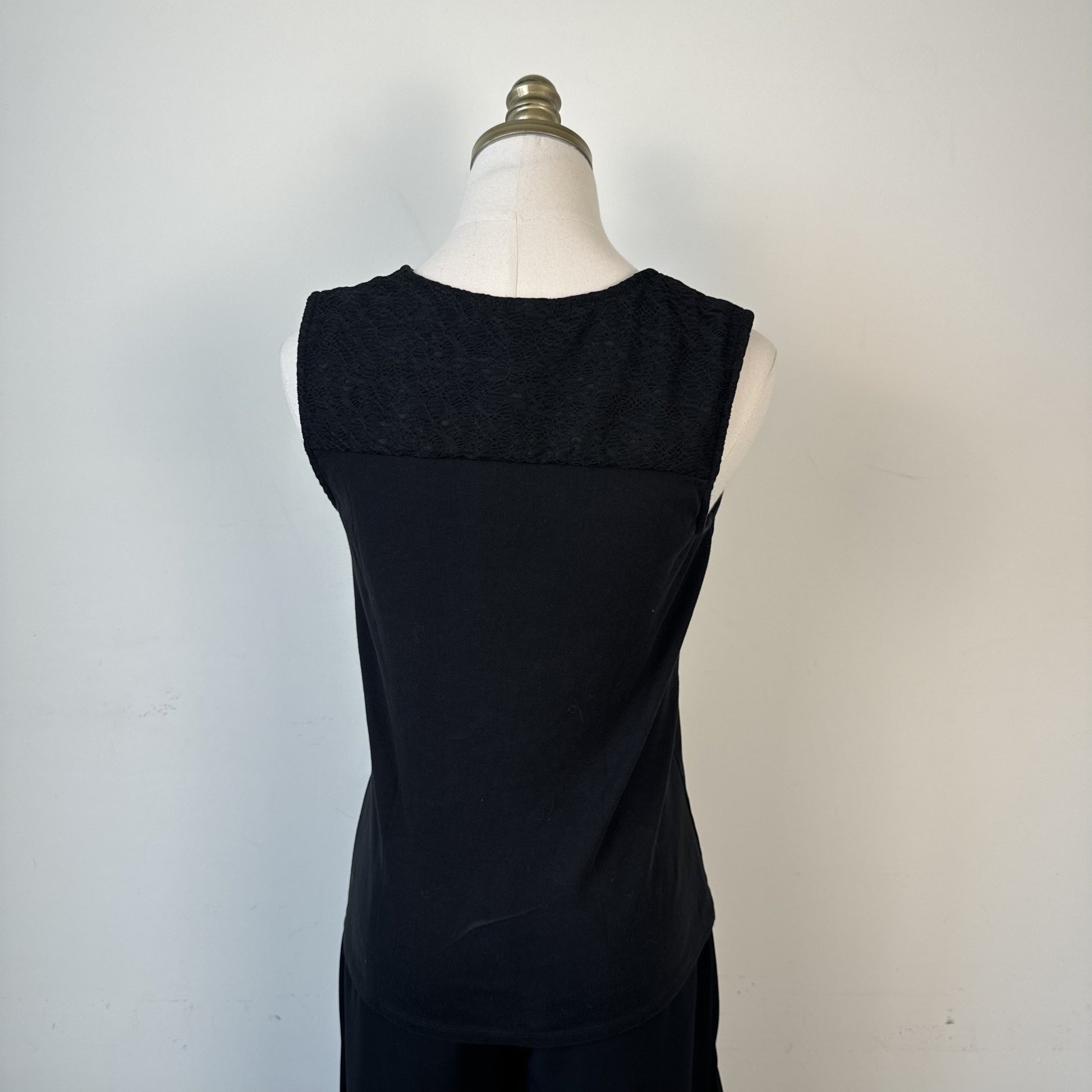 RW&Co Black Boat Neck Fitted Top with Keyhole Detail – view 6