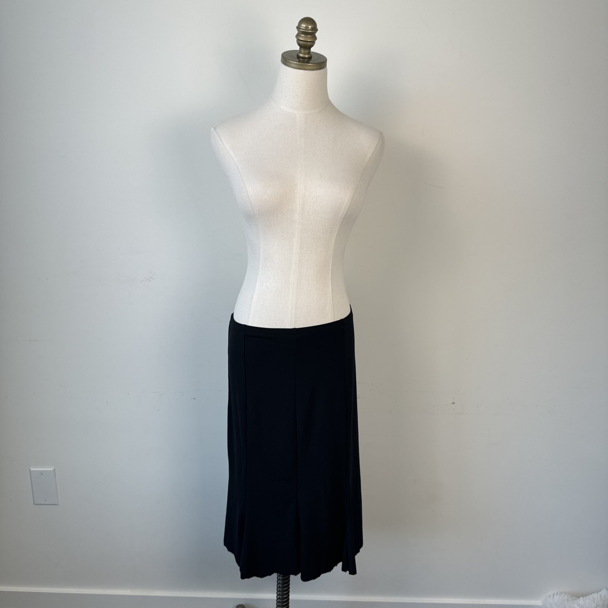 Vintage Black Flowy Midi Skirt – view 2