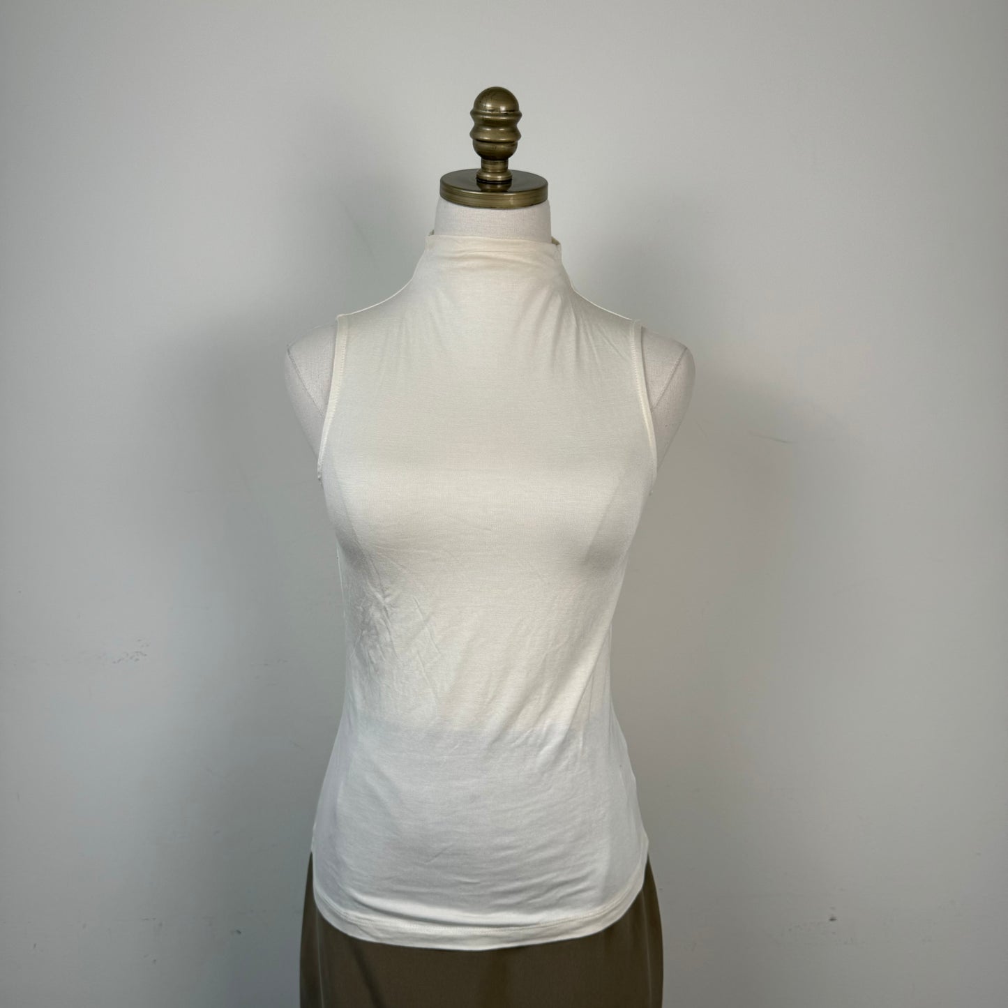 Christian Siriano Cream Mock Neck Fitted Sleeveless Blouse