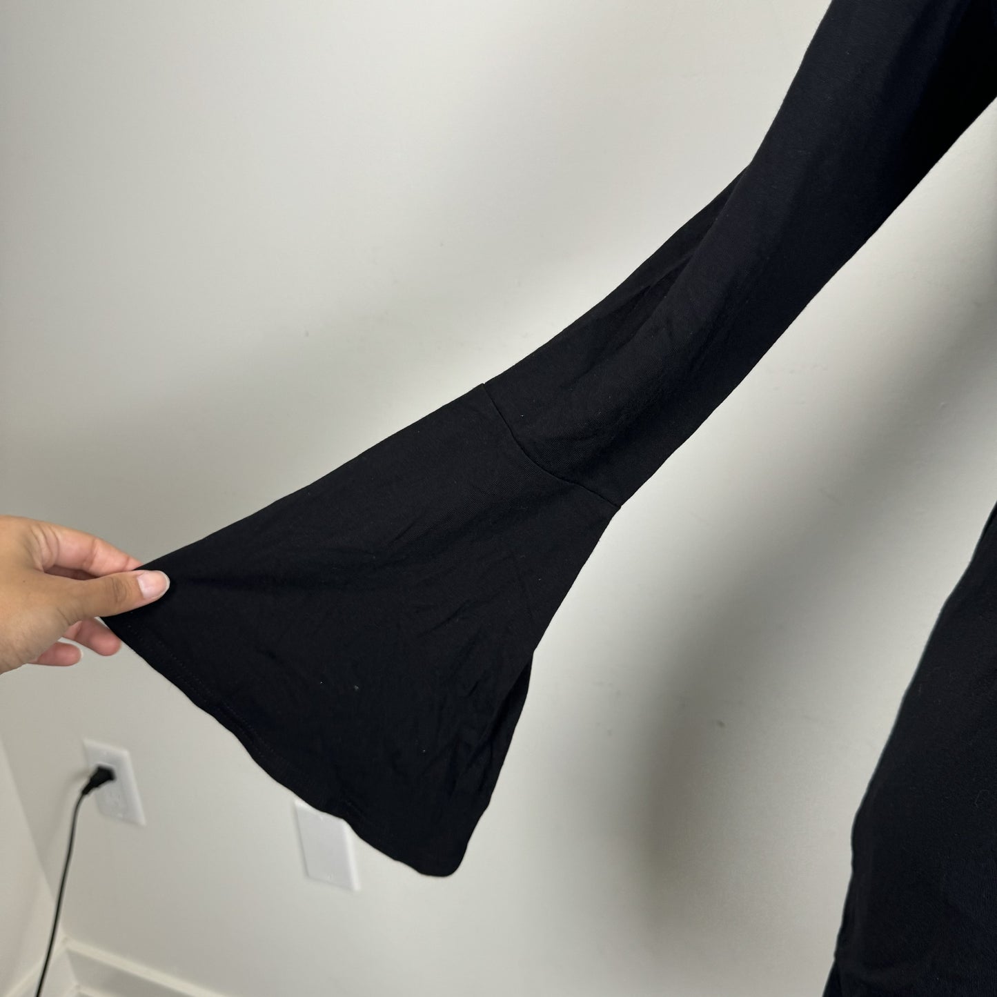 Vintage Black Bell Sleeve Fitted Long Torso Top – view 7