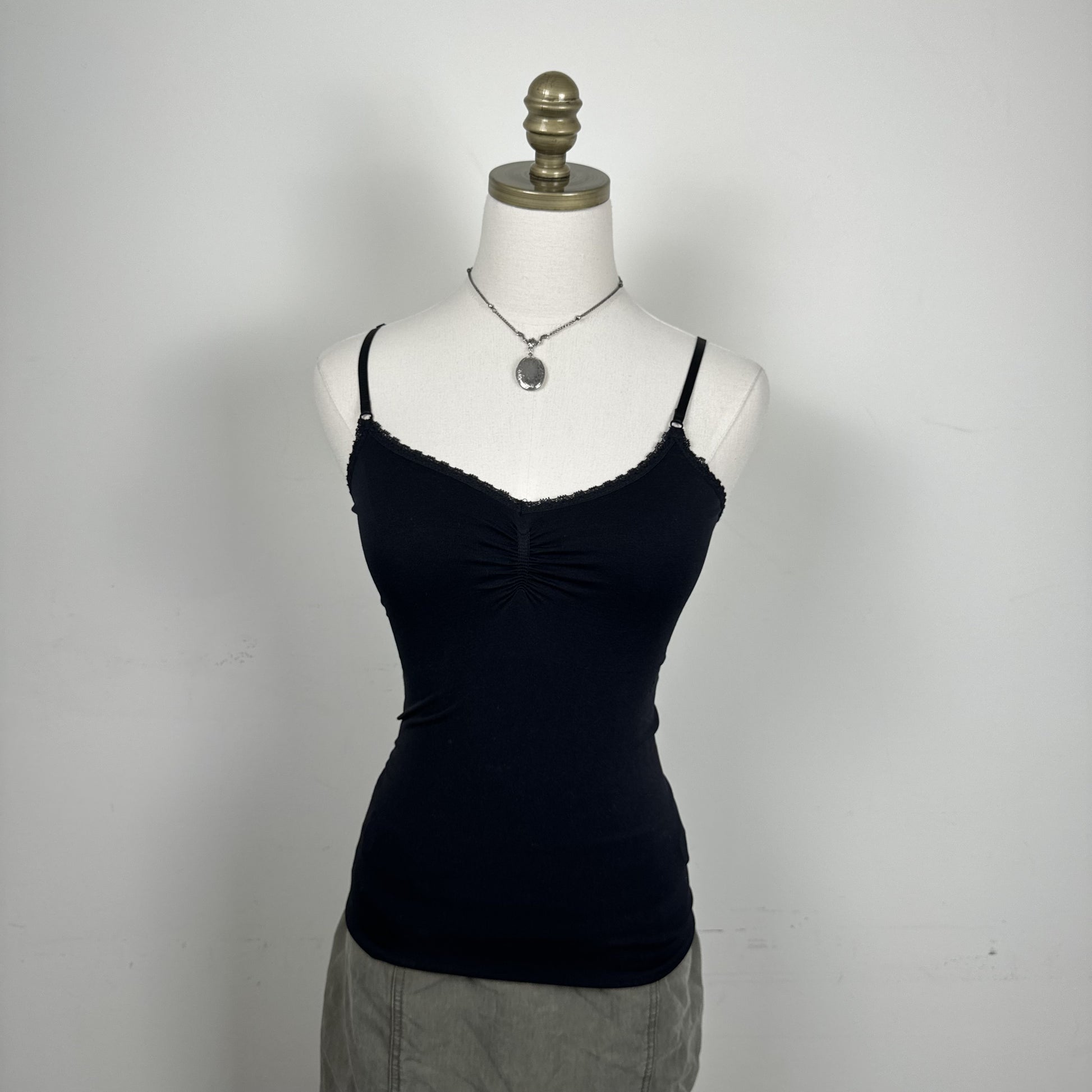 Black Fitted Lace Trim Cinched Bust Tank Top – view 2