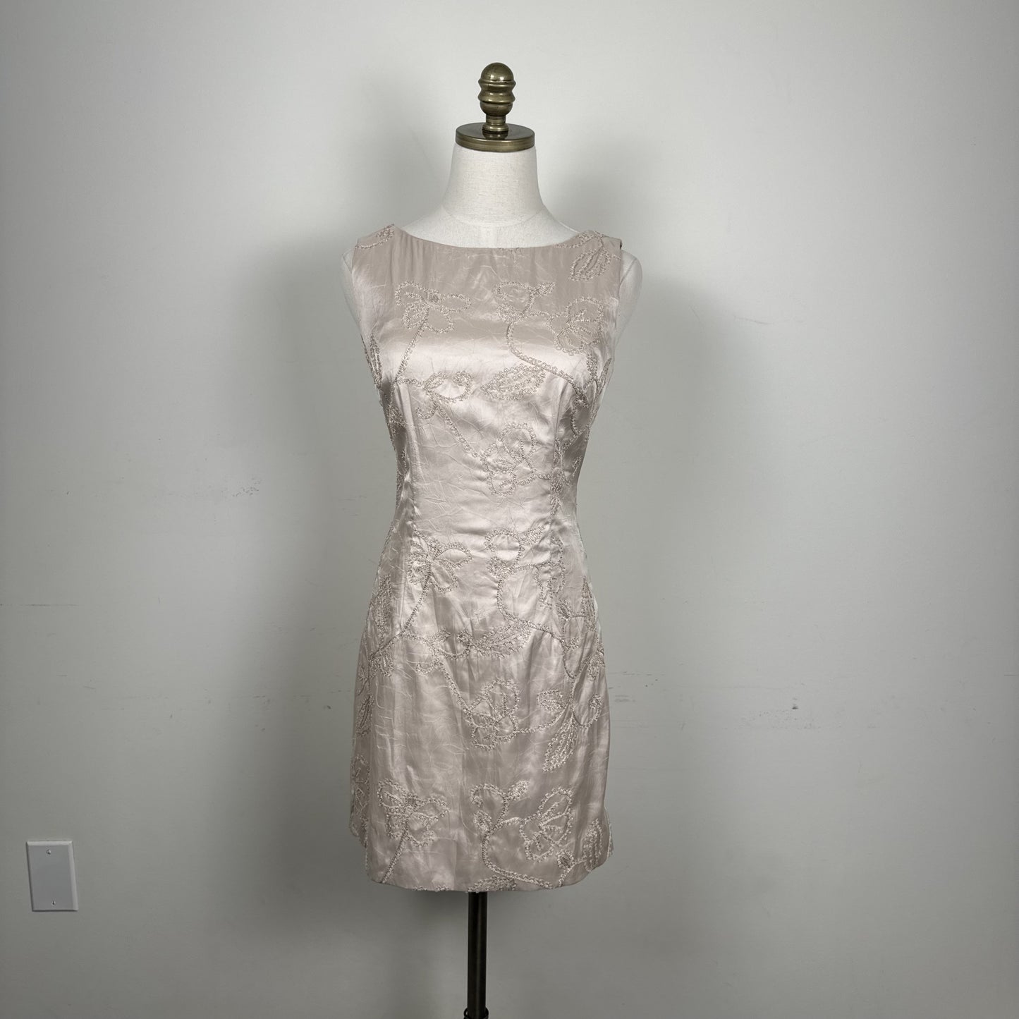 Beige Embroidered Fitted Sheath Dress with Lining – view 3