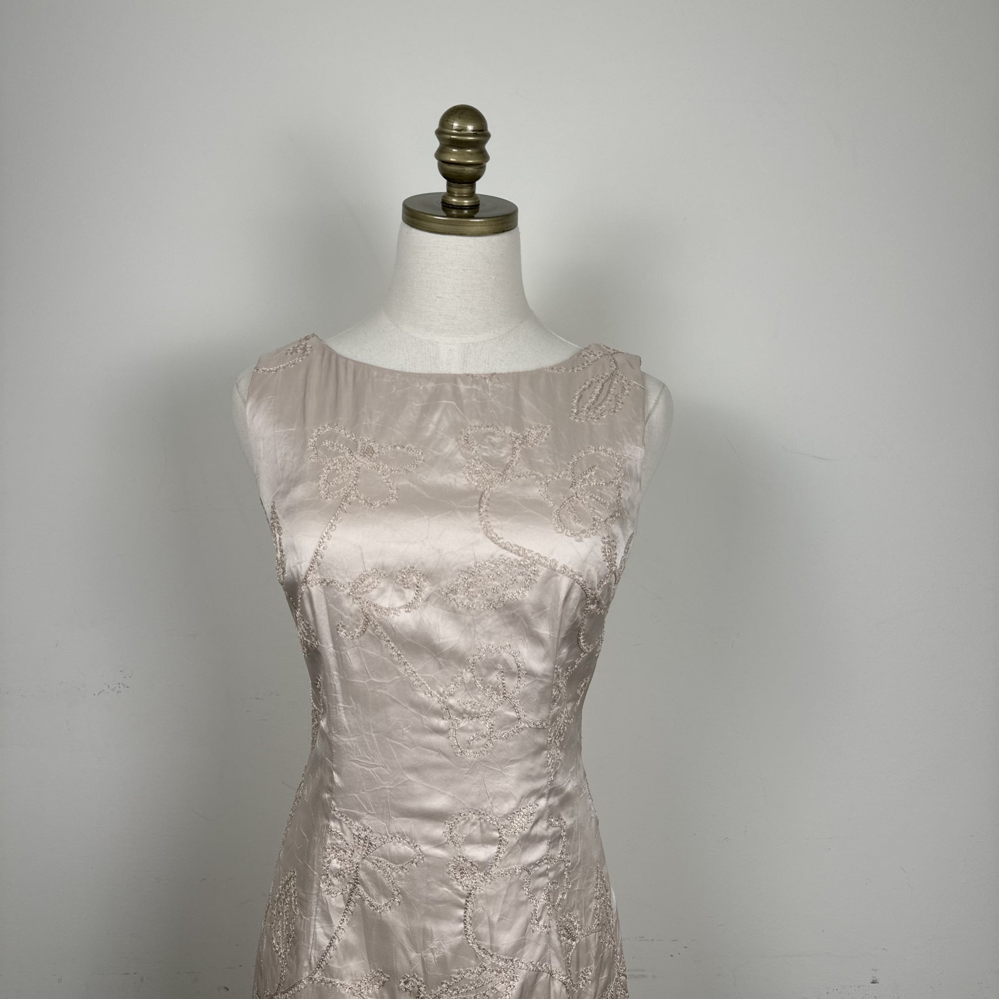 Beige Embroidered Fitted Sheath Dress with Lining – view 4