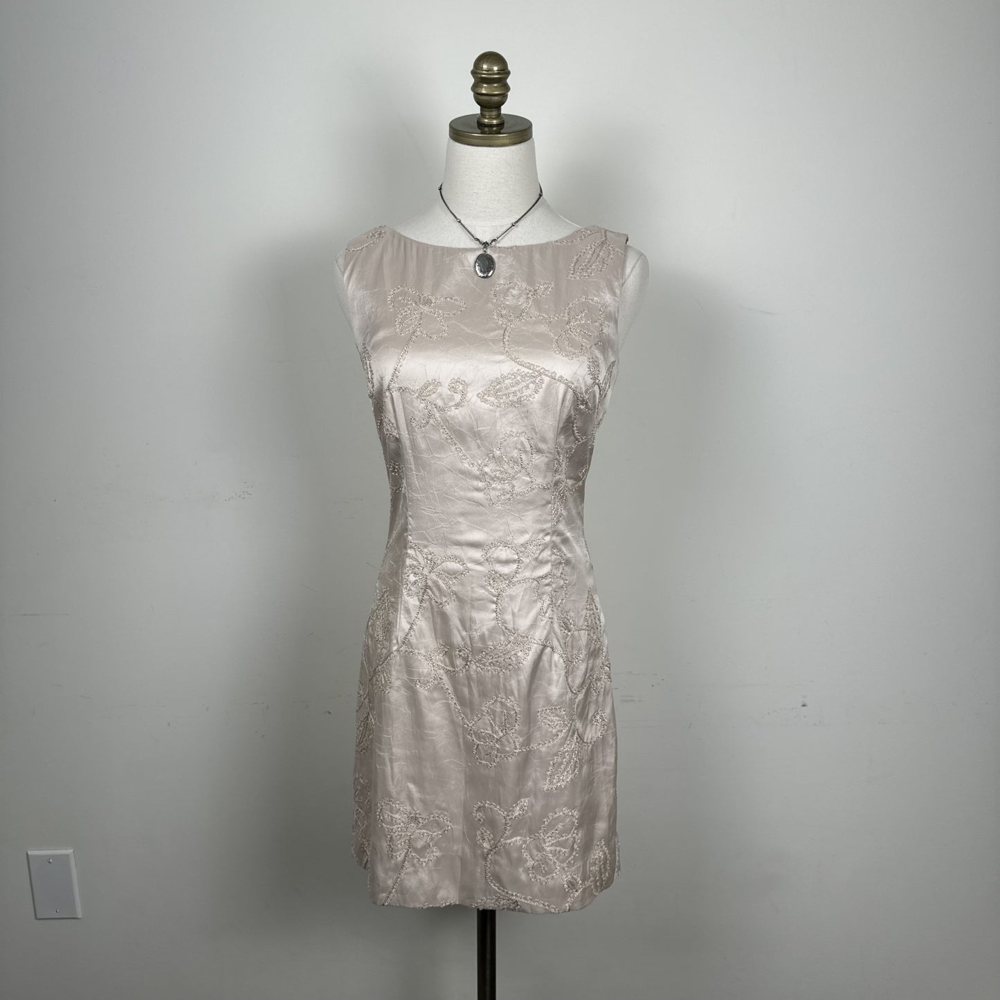 Beige Embroidered Fitted Sheath Dress with Lining – view 10
