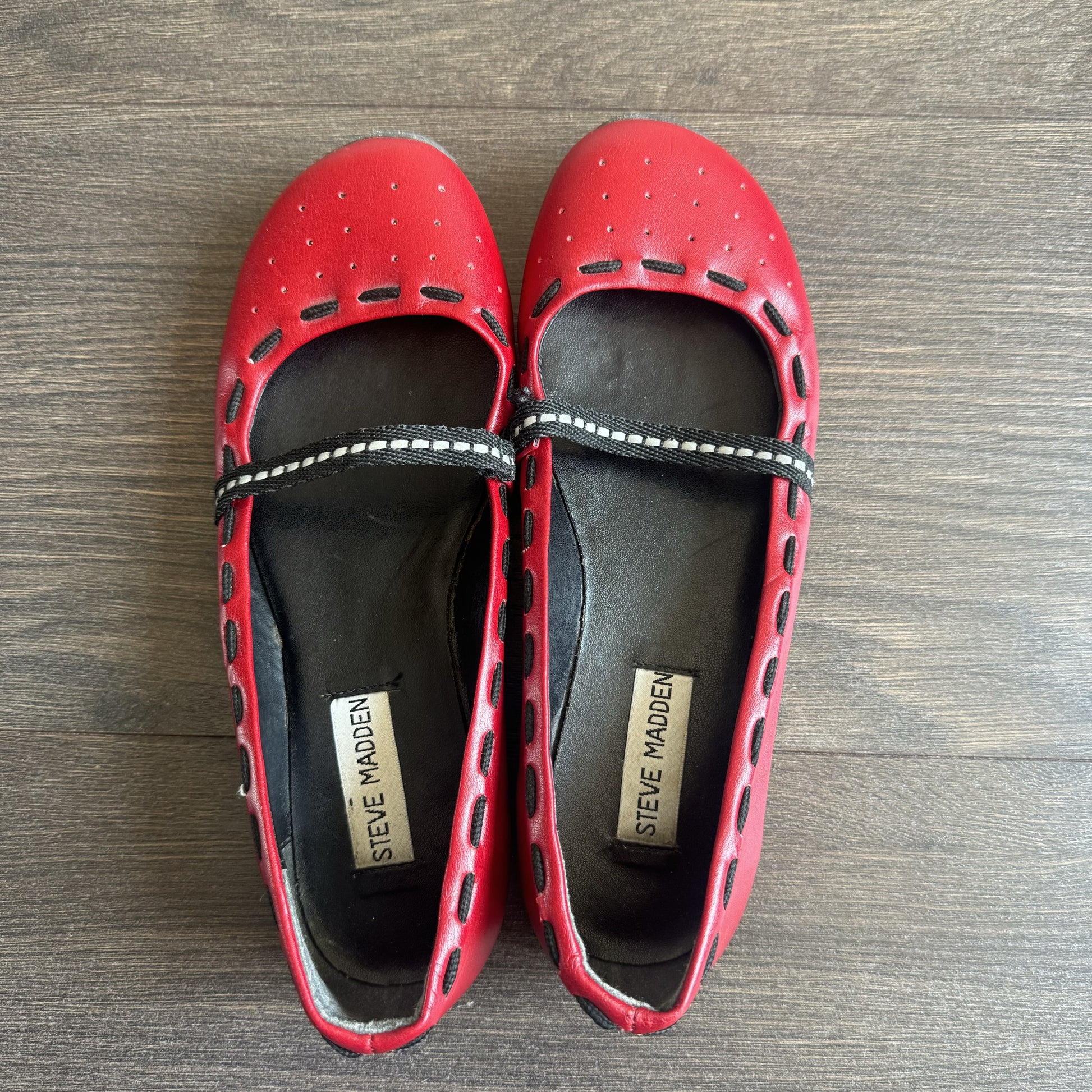 Vintage Steve Madden Red Ballet Flats with Black Contrast Stitch – view 6
