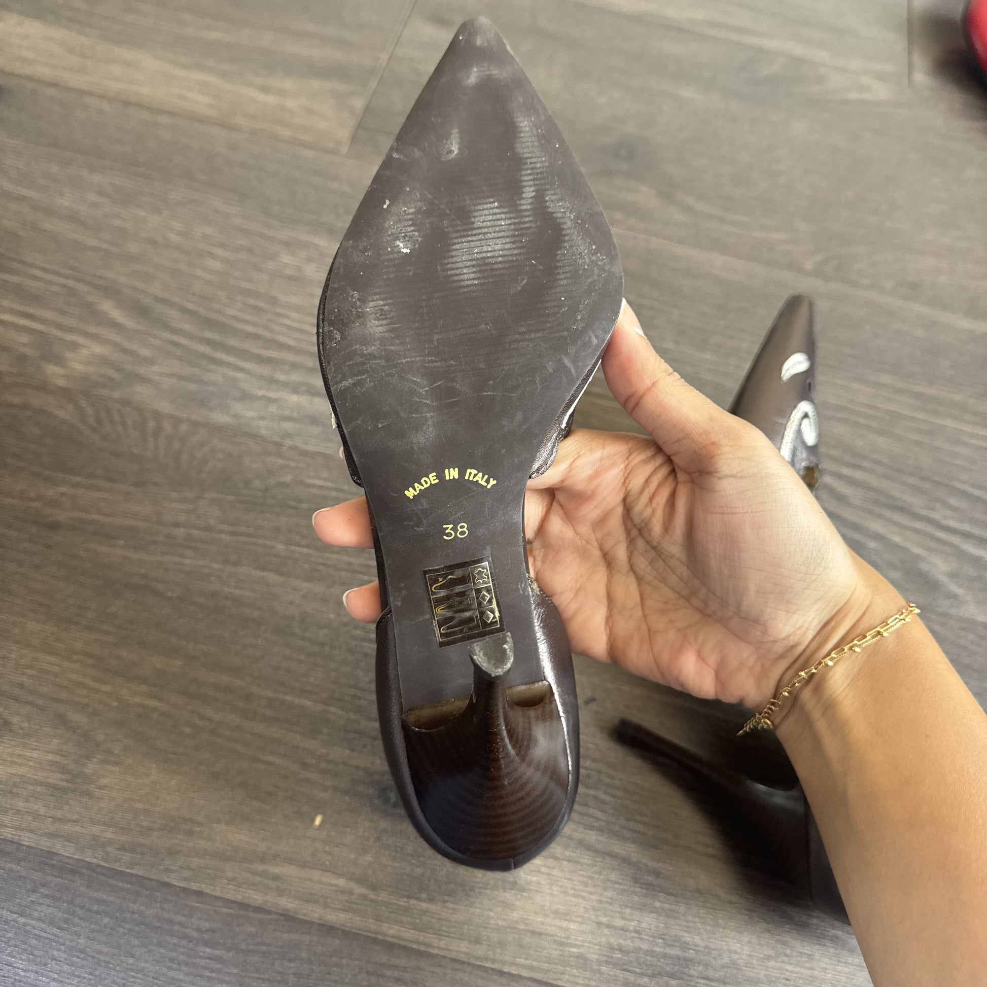 Vintage Aldo Brown Leather Pointed Toe Kitten Heels with White Swirl Detail